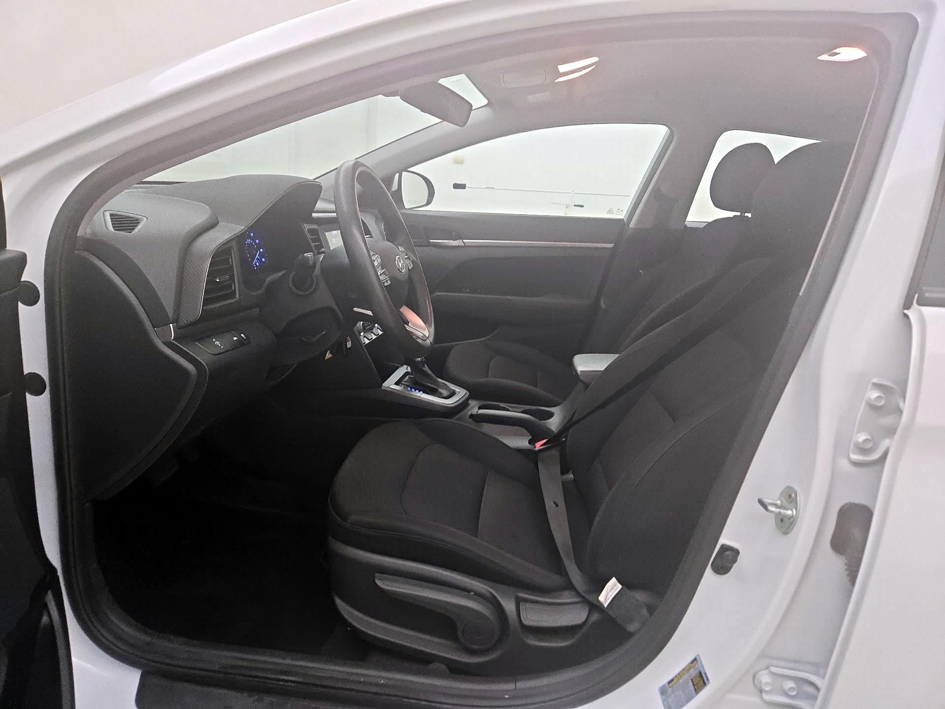 Thumbnail: 2020 Hyundai Elantra - 11