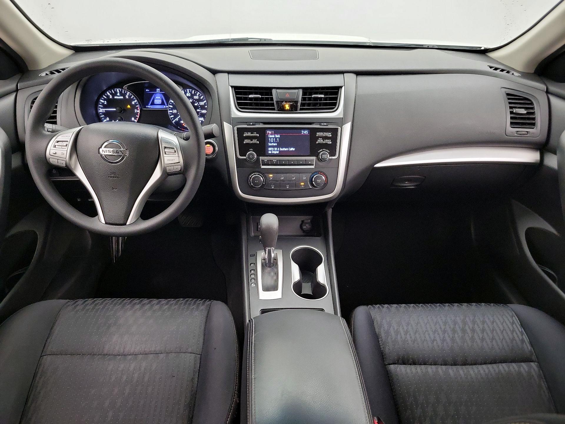 Thumbnail: 2017 Nissan Altima - 9