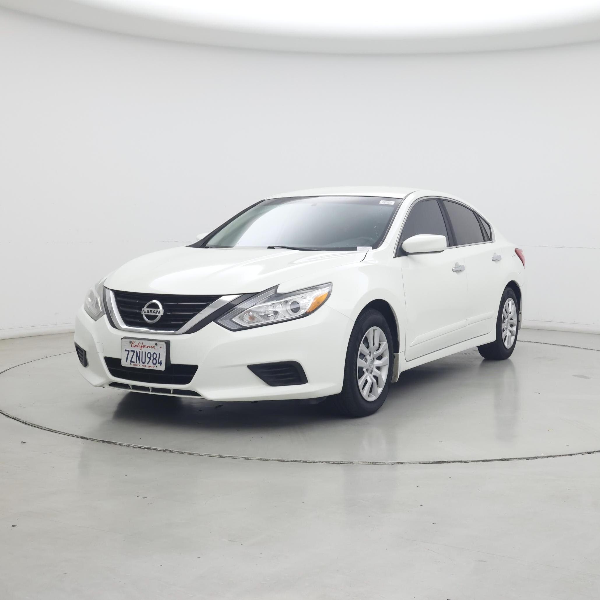 Thumbnail: 2017 Nissan Altima - 4
