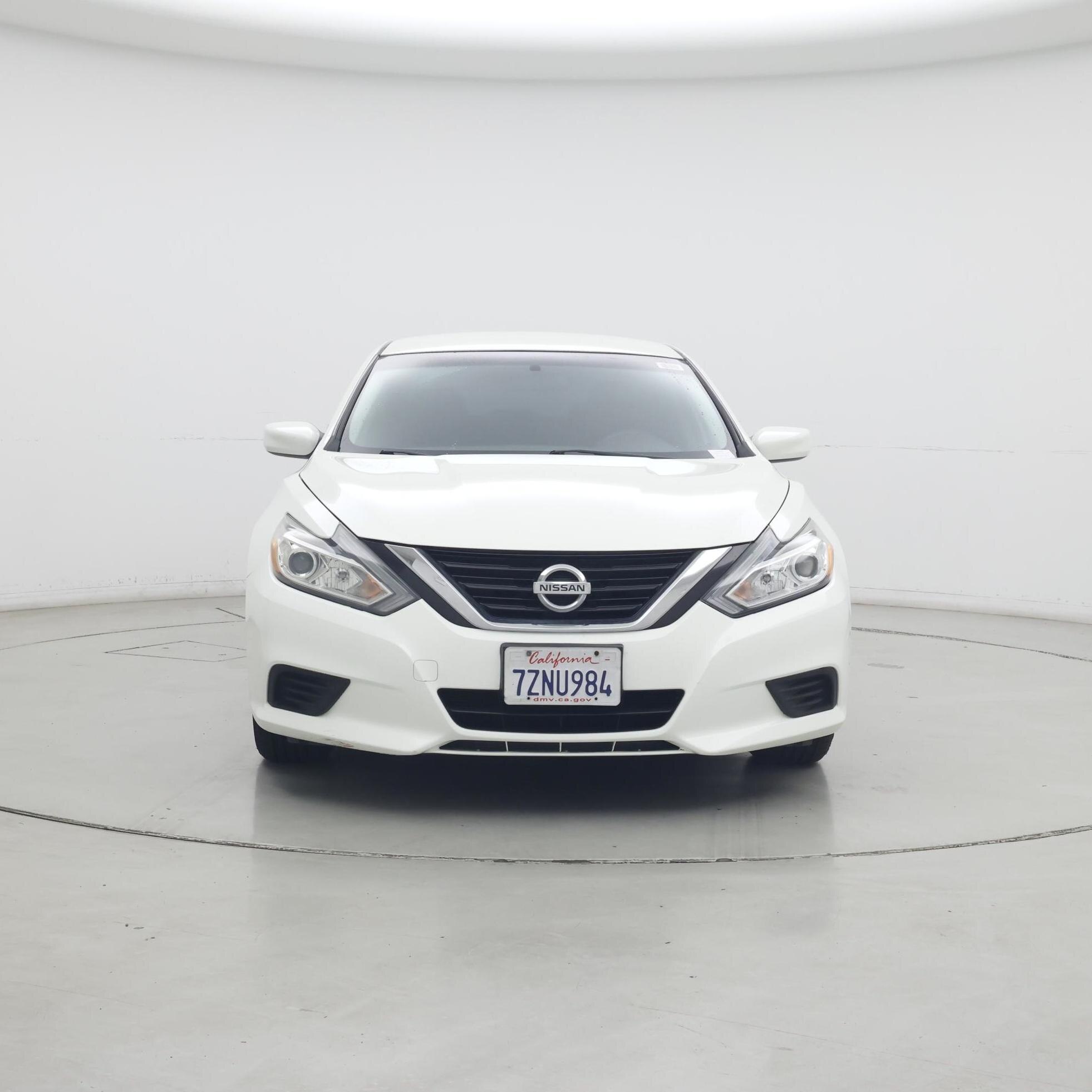 Thumbnail: 2017 Nissan Altima - 5
