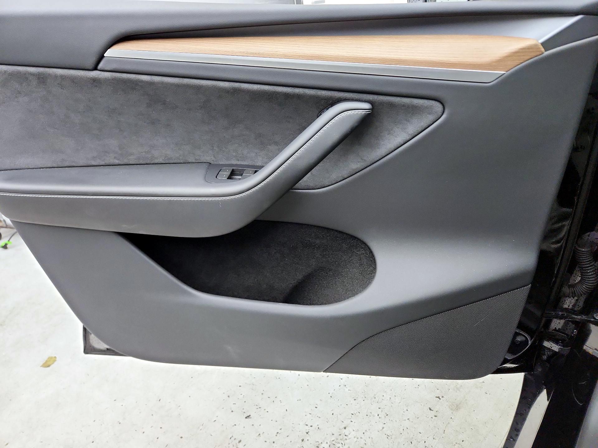 Thumbnail: 2023 Tesla Model Y - 12
