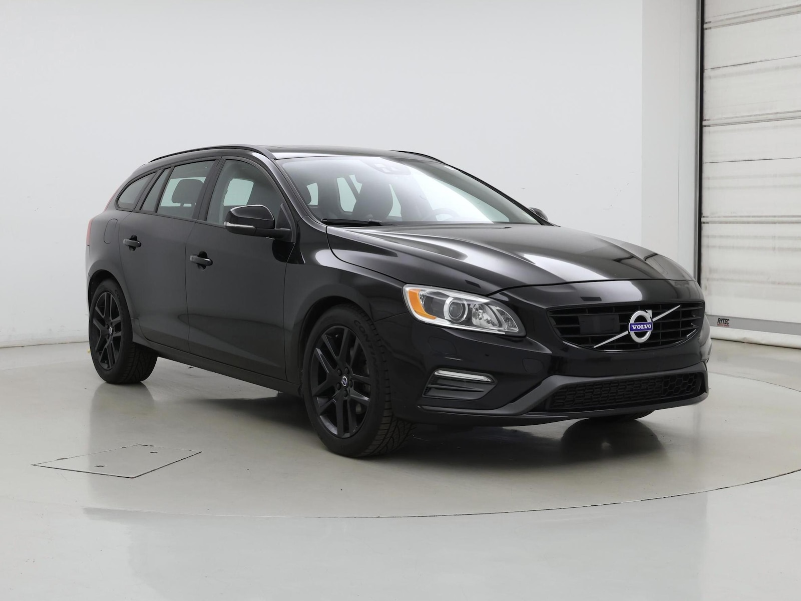 2018 Volvo V60 Dynamic - Photo 2