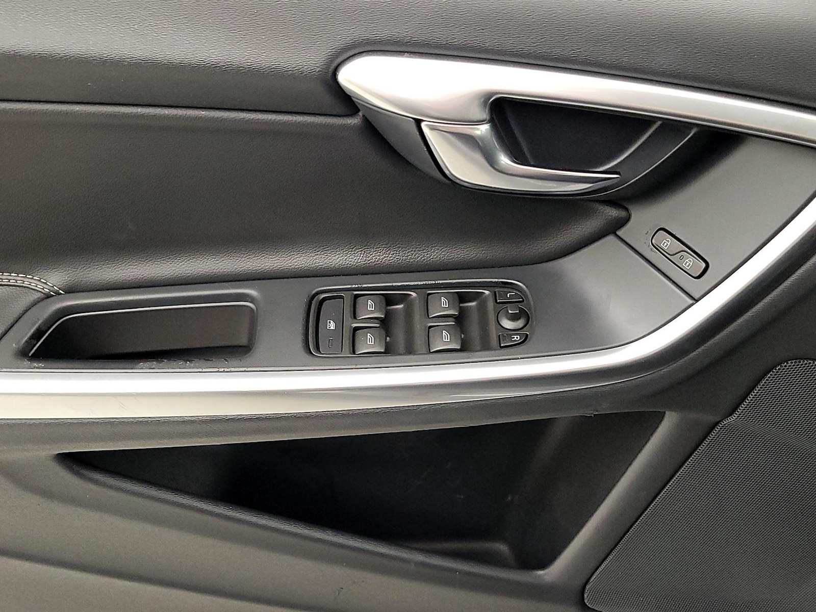 2018 Volvo V60 Dynamic - Photo 13