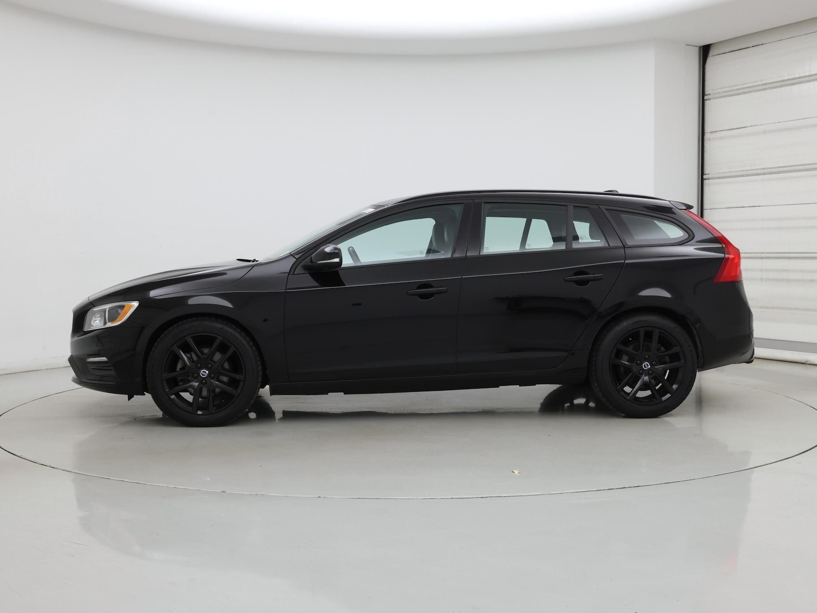 2018 Volvo V60 Dynamic - Photo 4