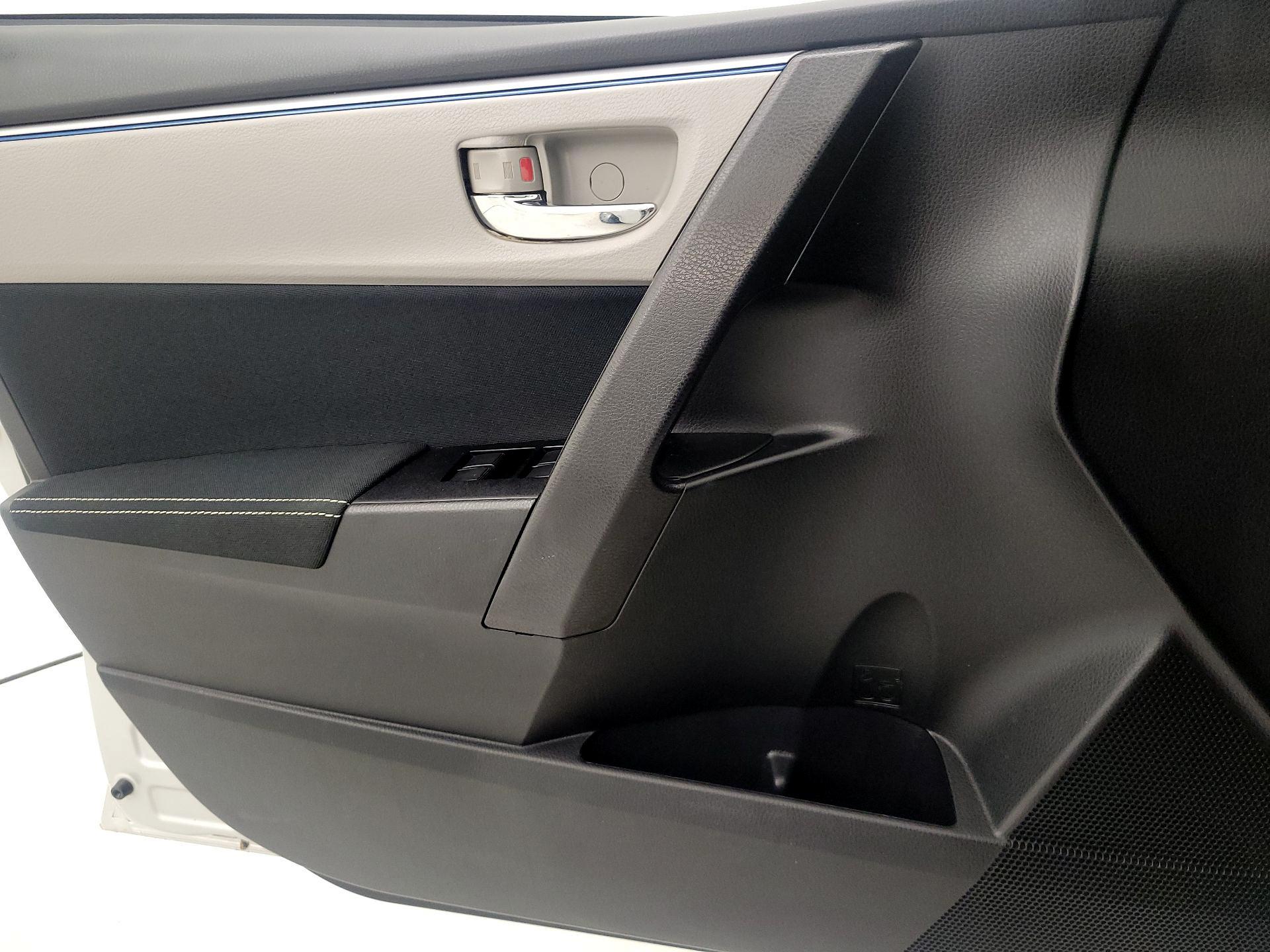 Thumbnail: 2015 Toyota Corolla - 12