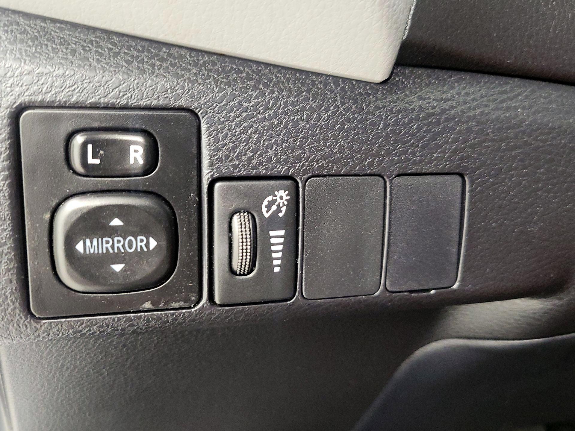 Thumbnail: 2015 Toyota Corolla - 13