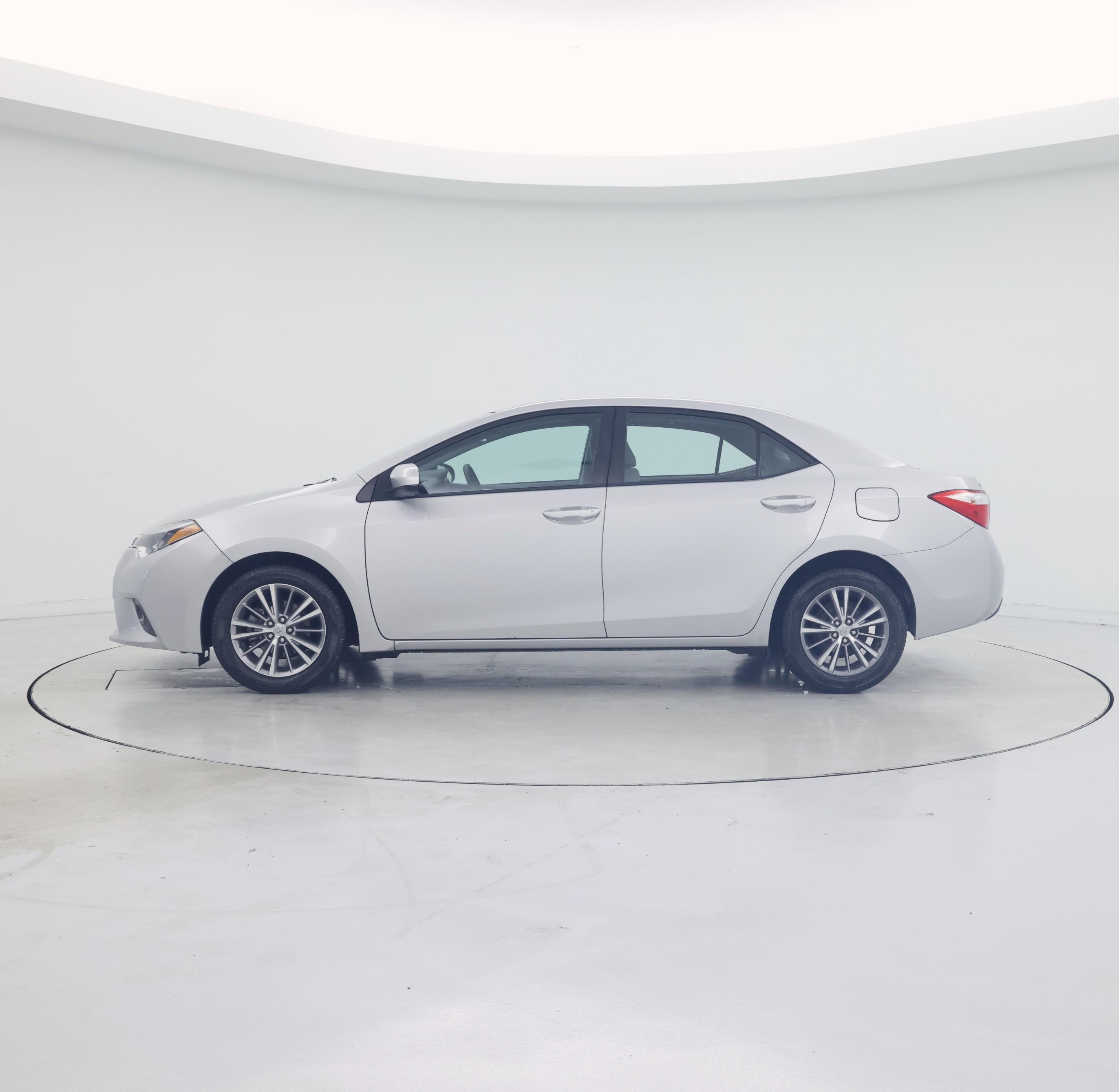 Thumbnail: 2015 Toyota Corolla - 3