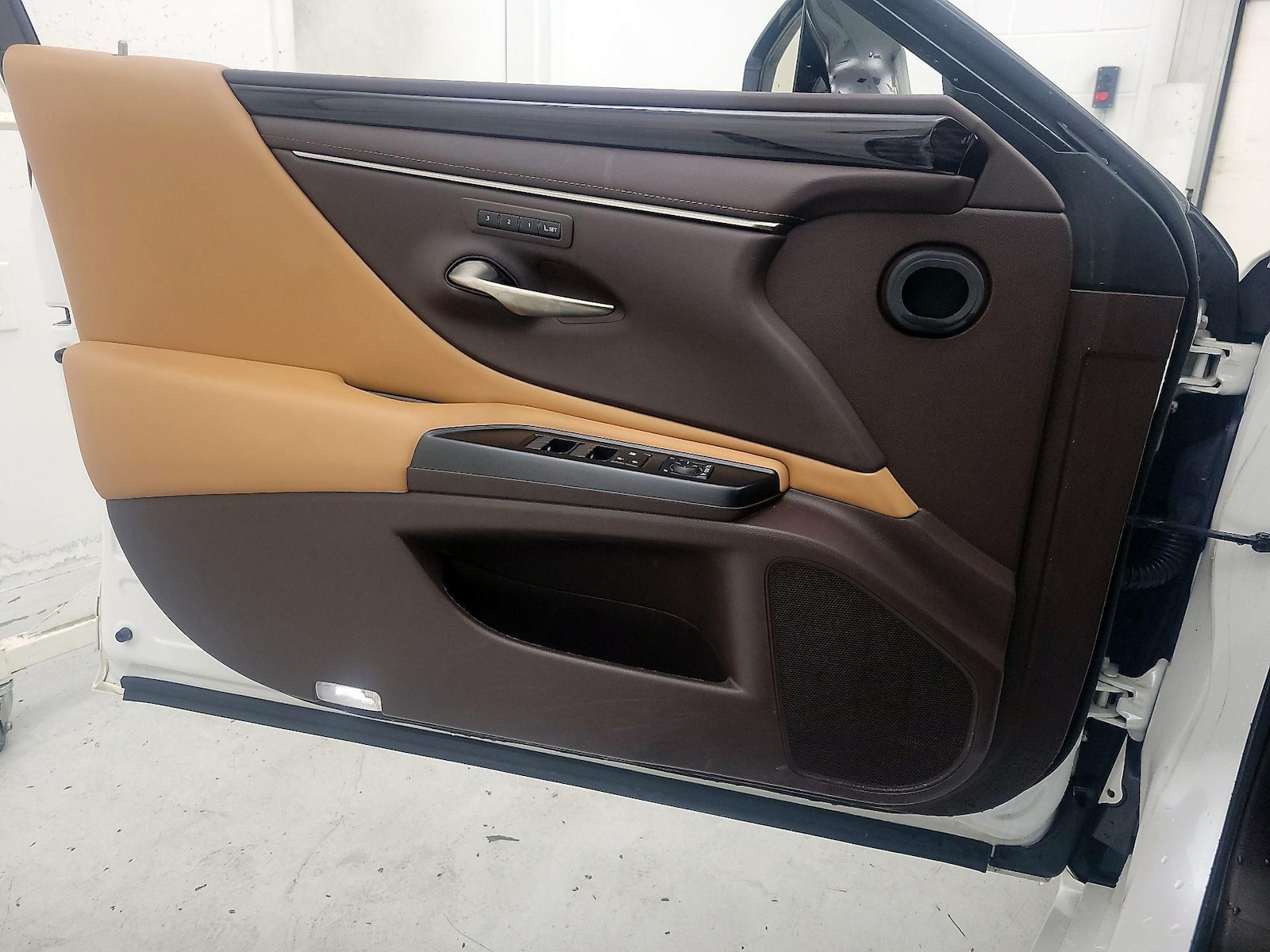 2020 Lexus ES 350 - Photo 13
