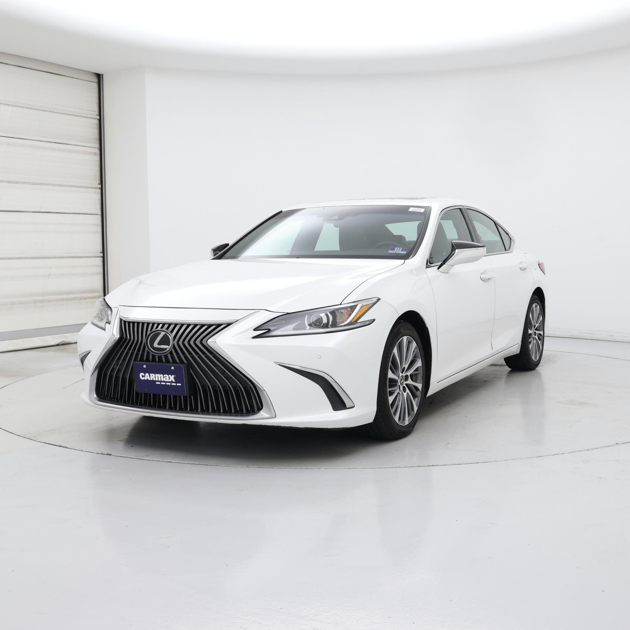 Thumbnail: 2020 Lexus ES - 4