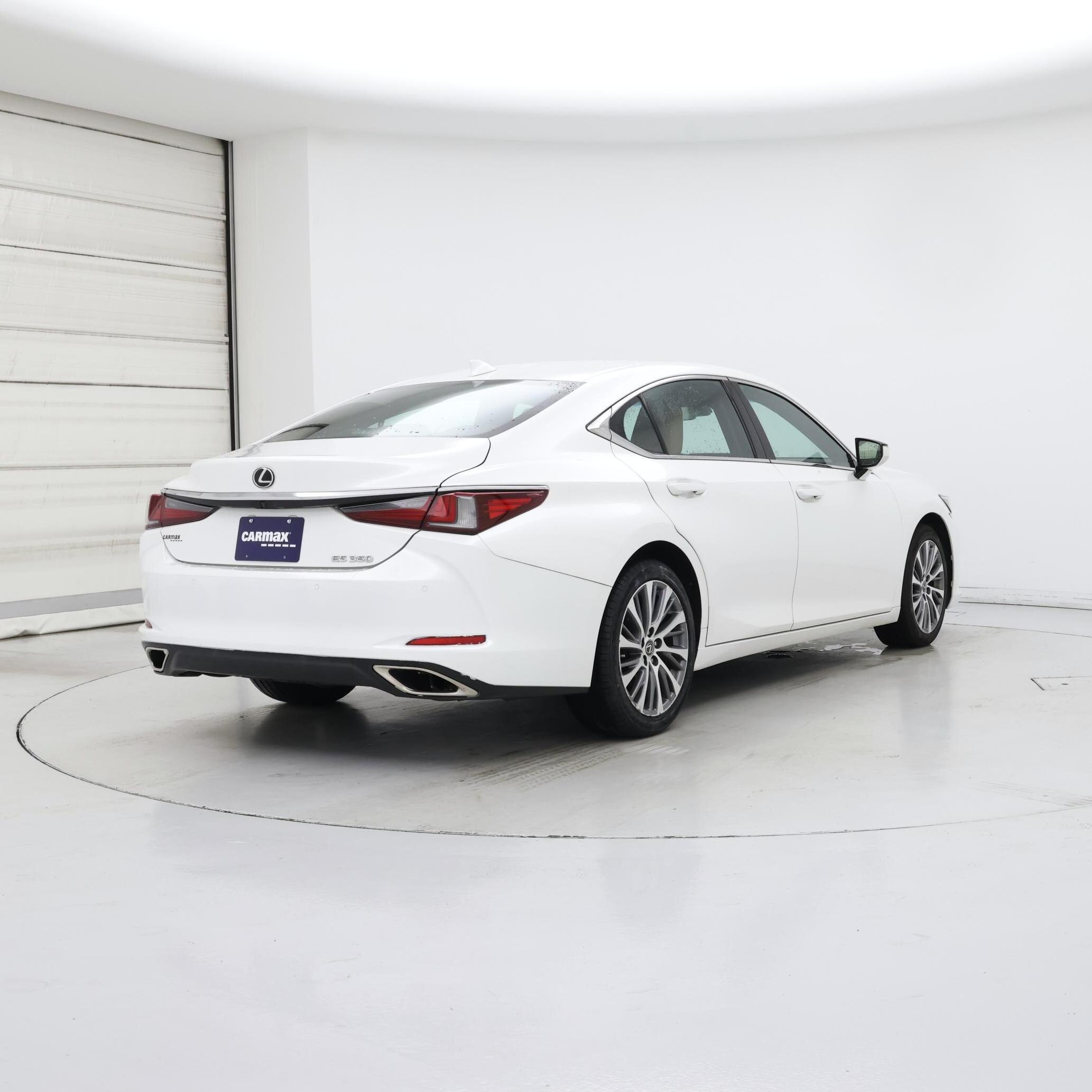 Thumbnail: 2020 Lexus ES - 8
