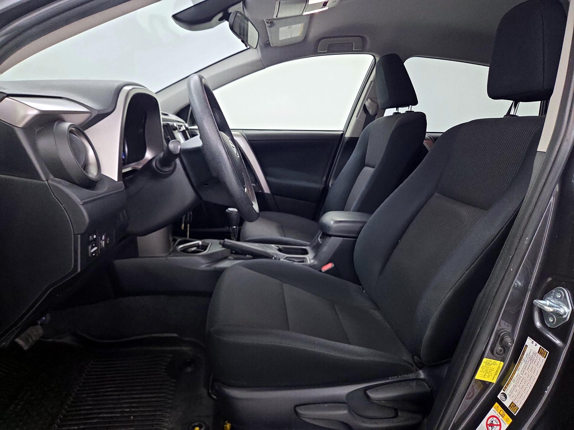 Thumbnail: 2018 Toyota RAV4 - 11