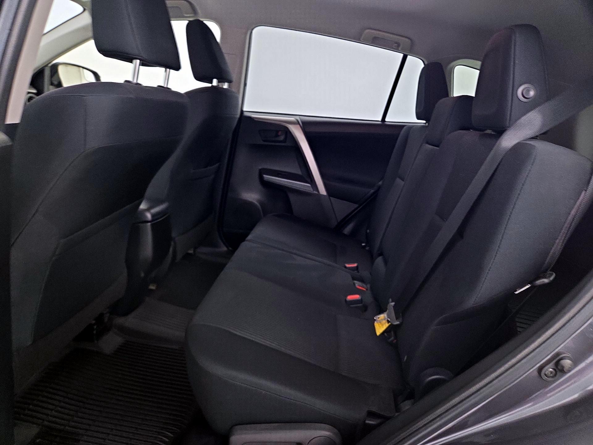 Thumbnail: 2018 Toyota RAV4 - 19