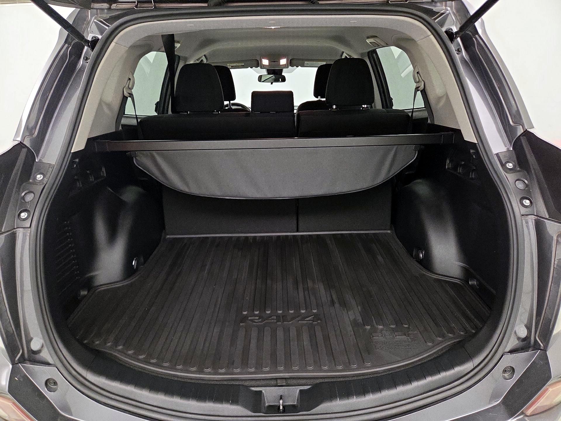 Thumbnail: 2018 Toyota RAV4 - 20