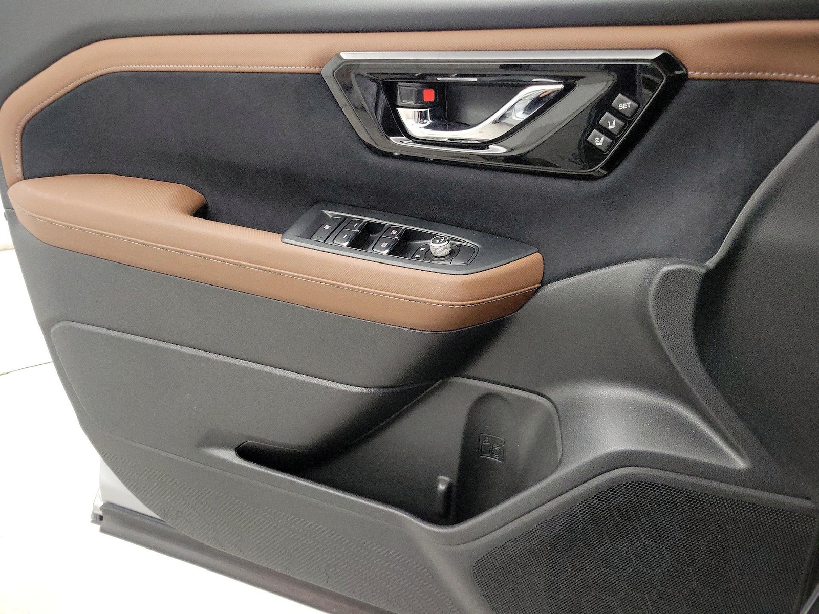 2025 Subaru Forester Touring - Photo 13