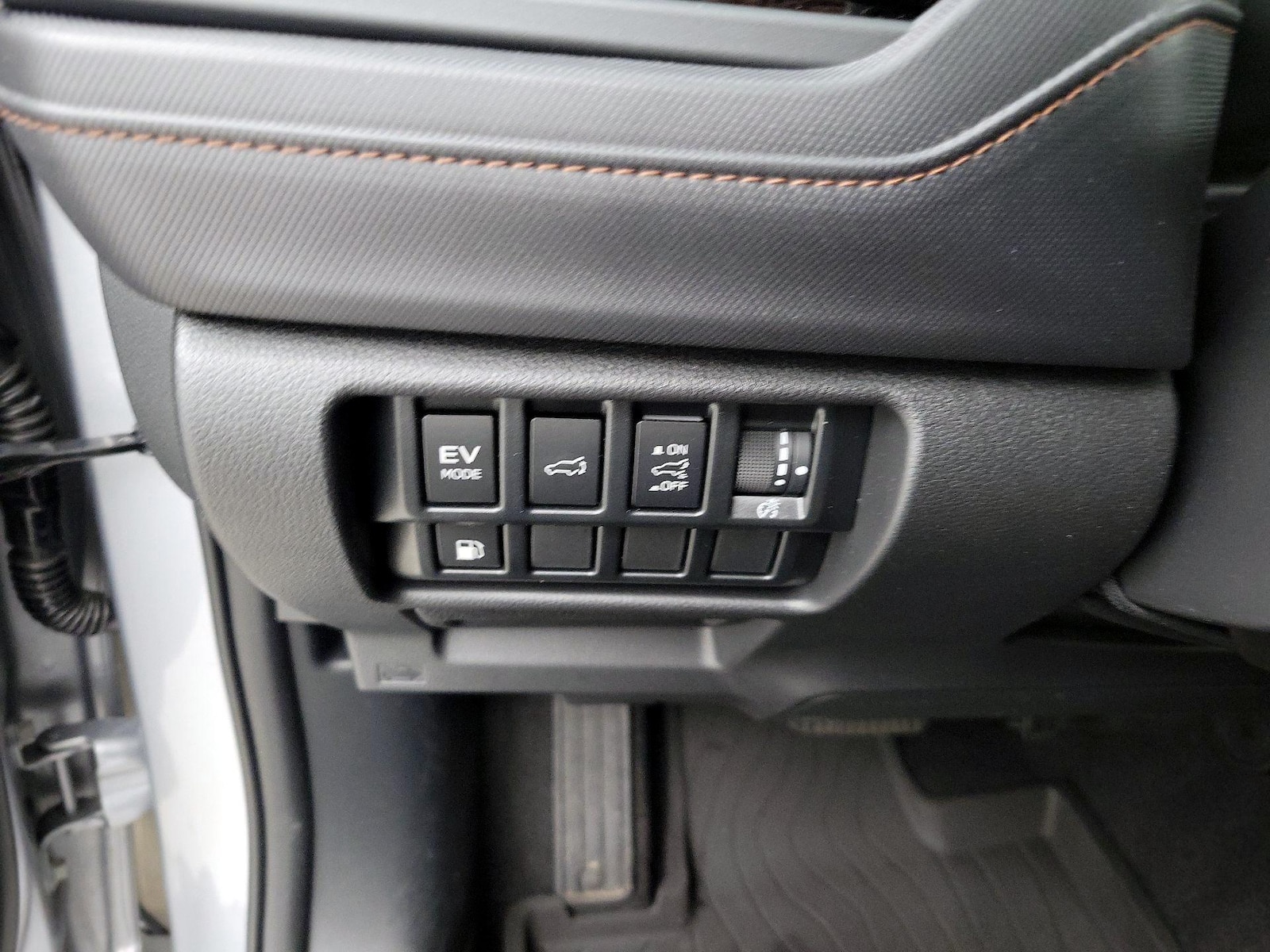 2025 Subaru Forester Touring - Photo 14