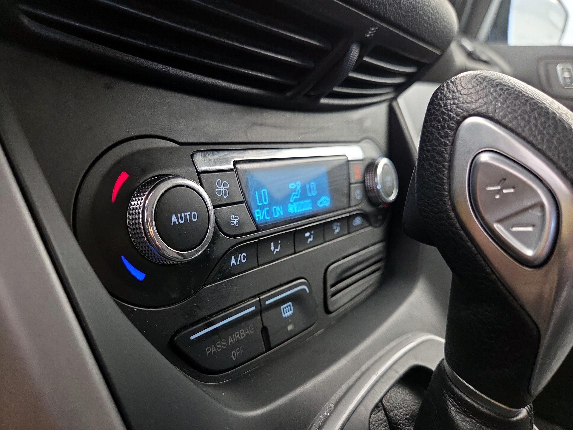 Thumbnail: 2014 Ford Escape - 15
