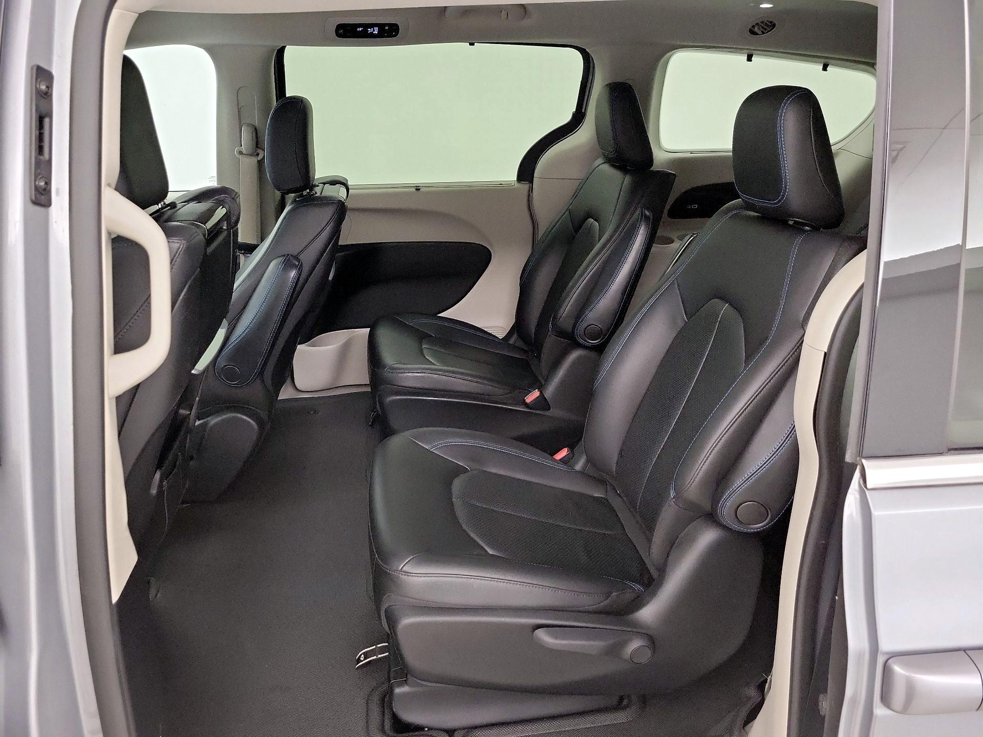 Thumbnail: 2021 Chrysler Pacifica - 20