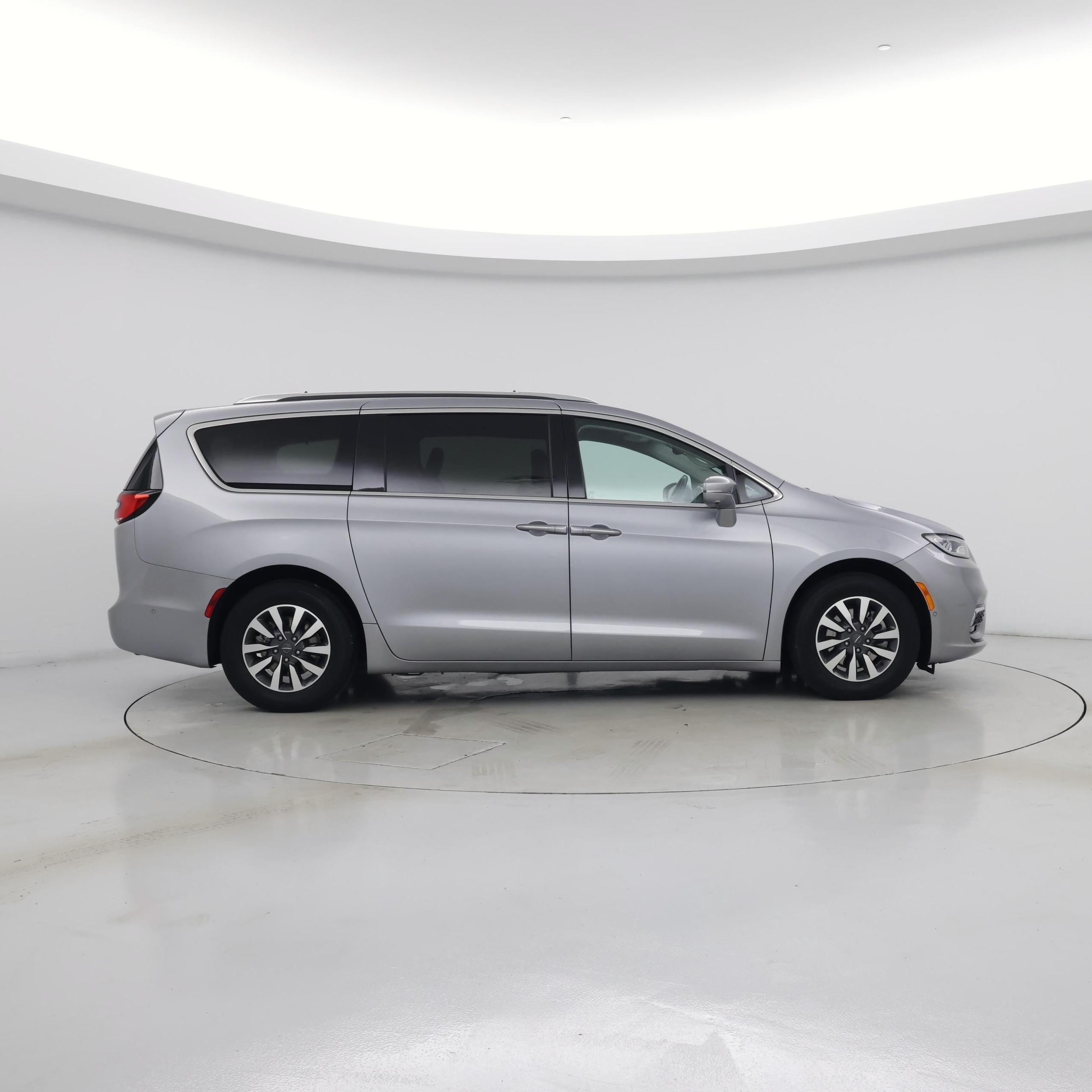 Thumbnail: 2021 Chrysler Pacifica - 7