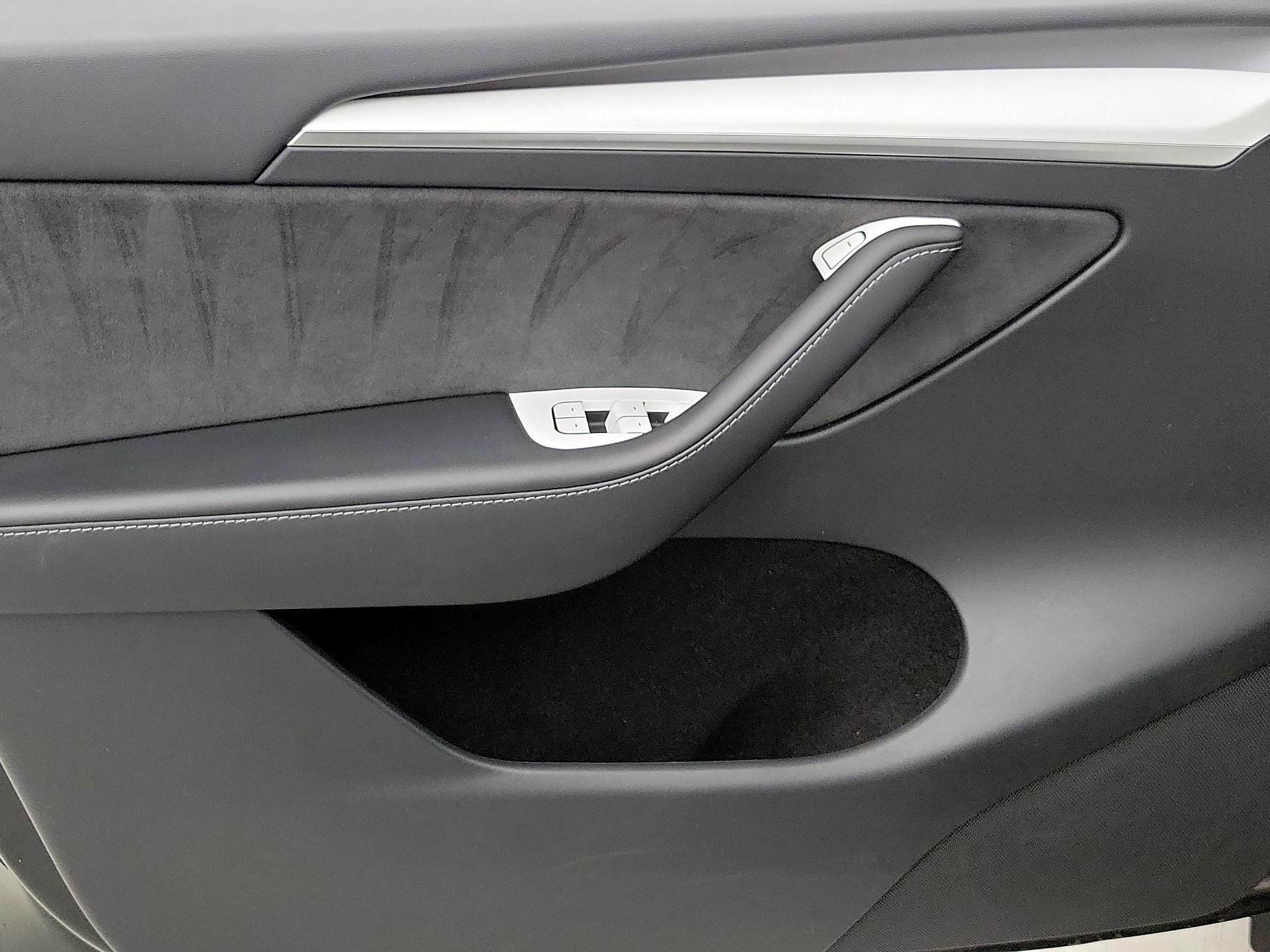 Thumbnail: 2023 Tesla Model Y - 12