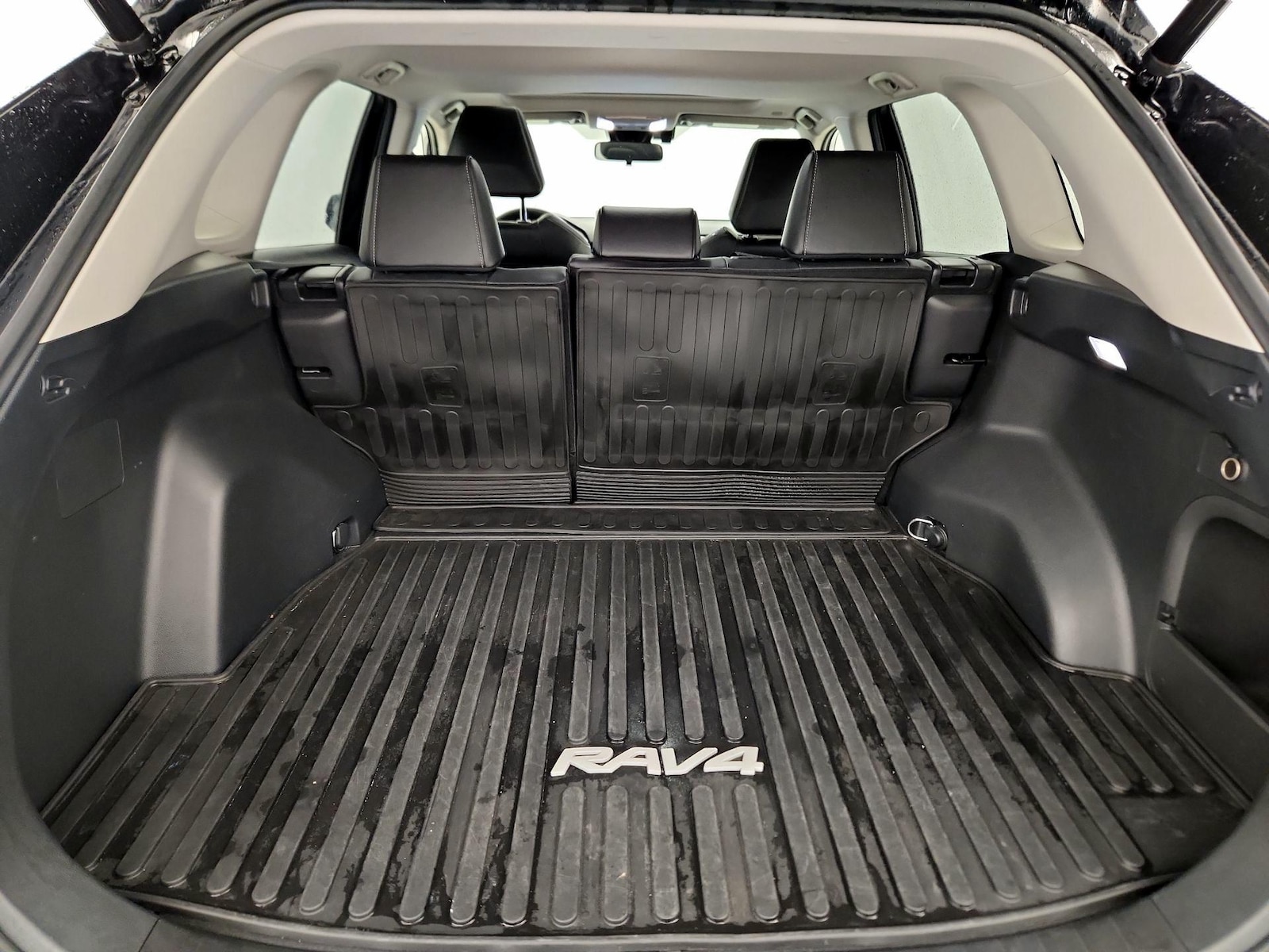 2023 Toyota RAV4 XLE Premium - Photo 22