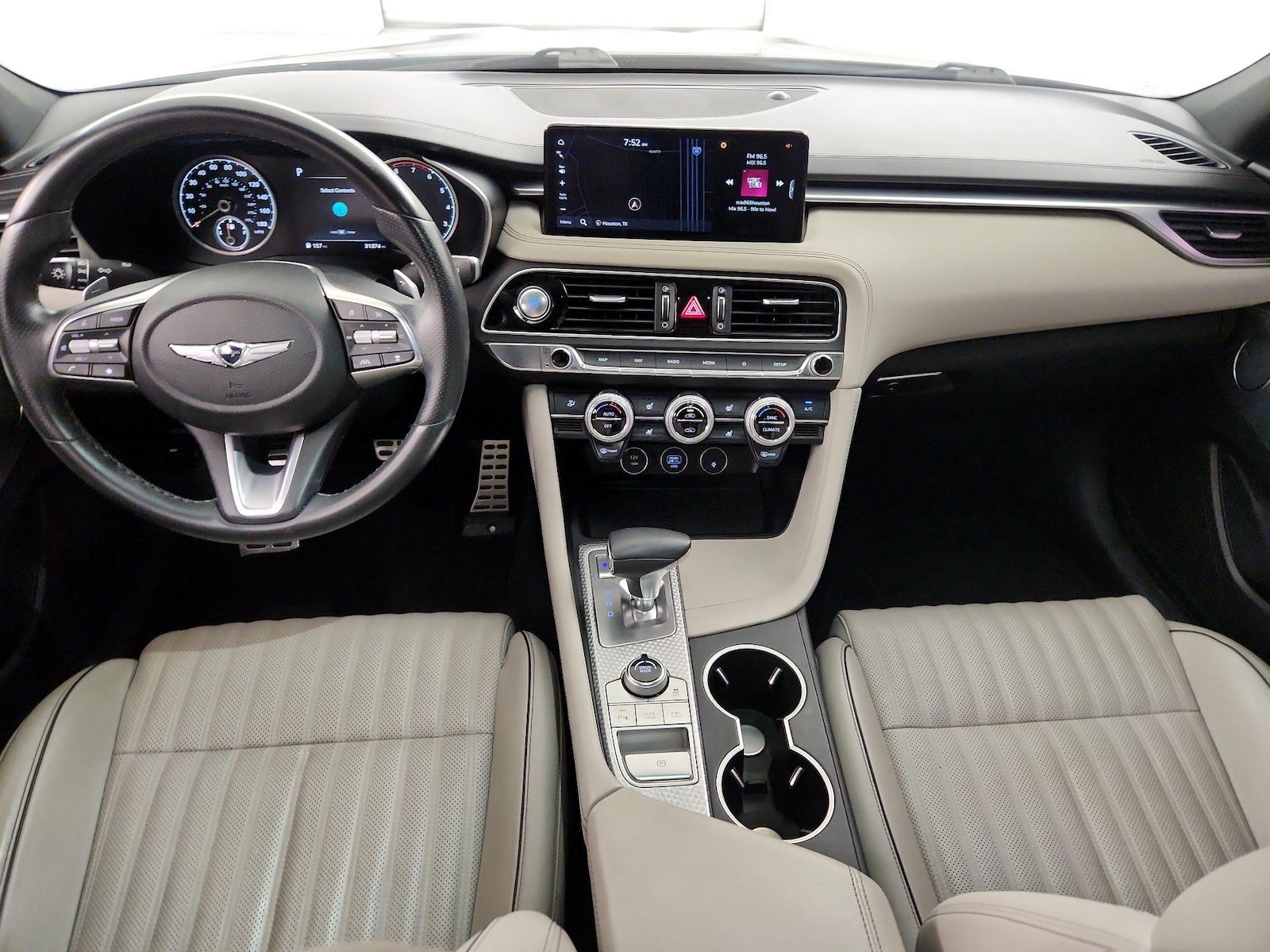 2023 GENESIS G70 Standard - Photo 10