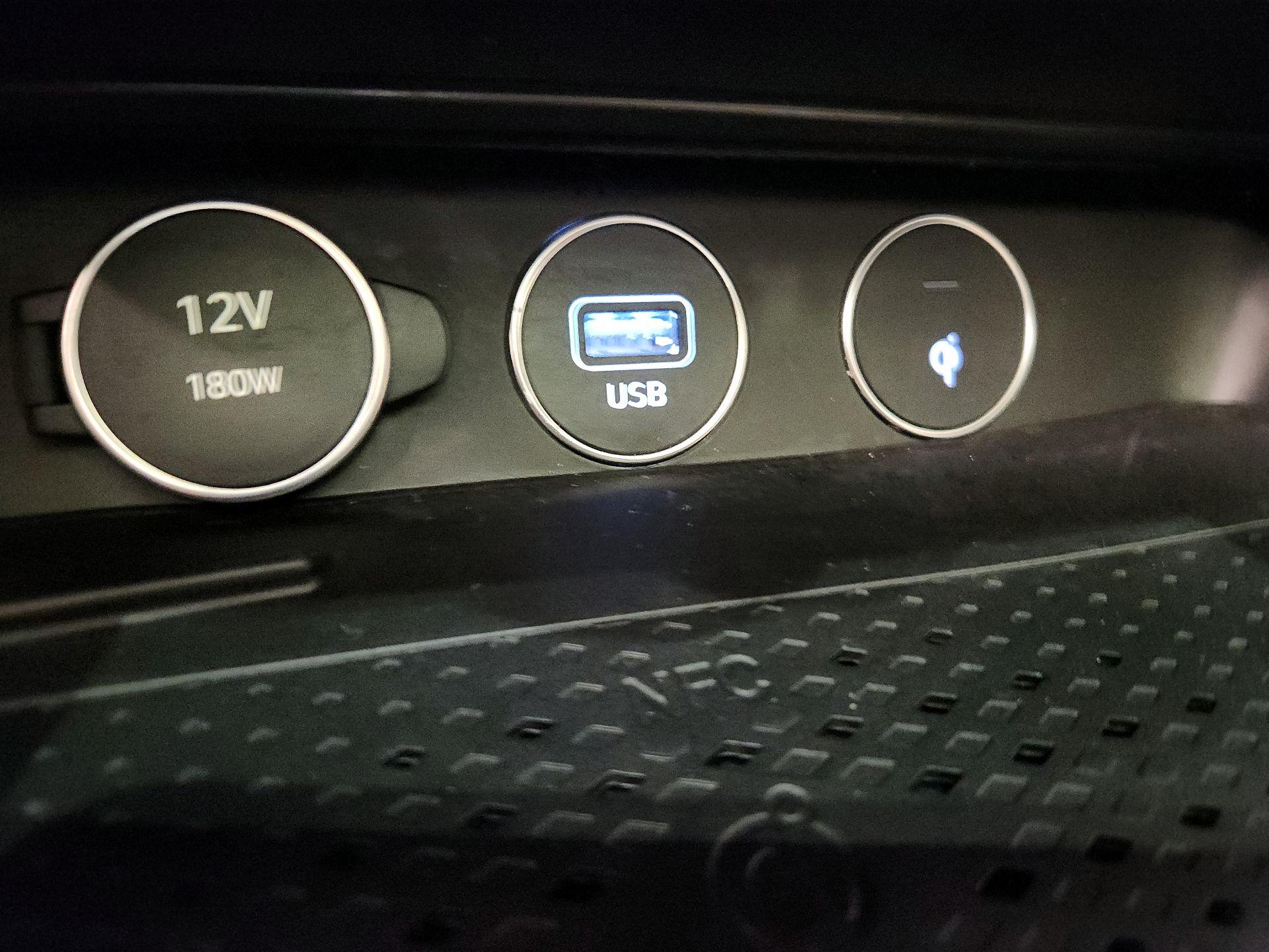 Thumbnail: 2023 Genesis G70 - 19