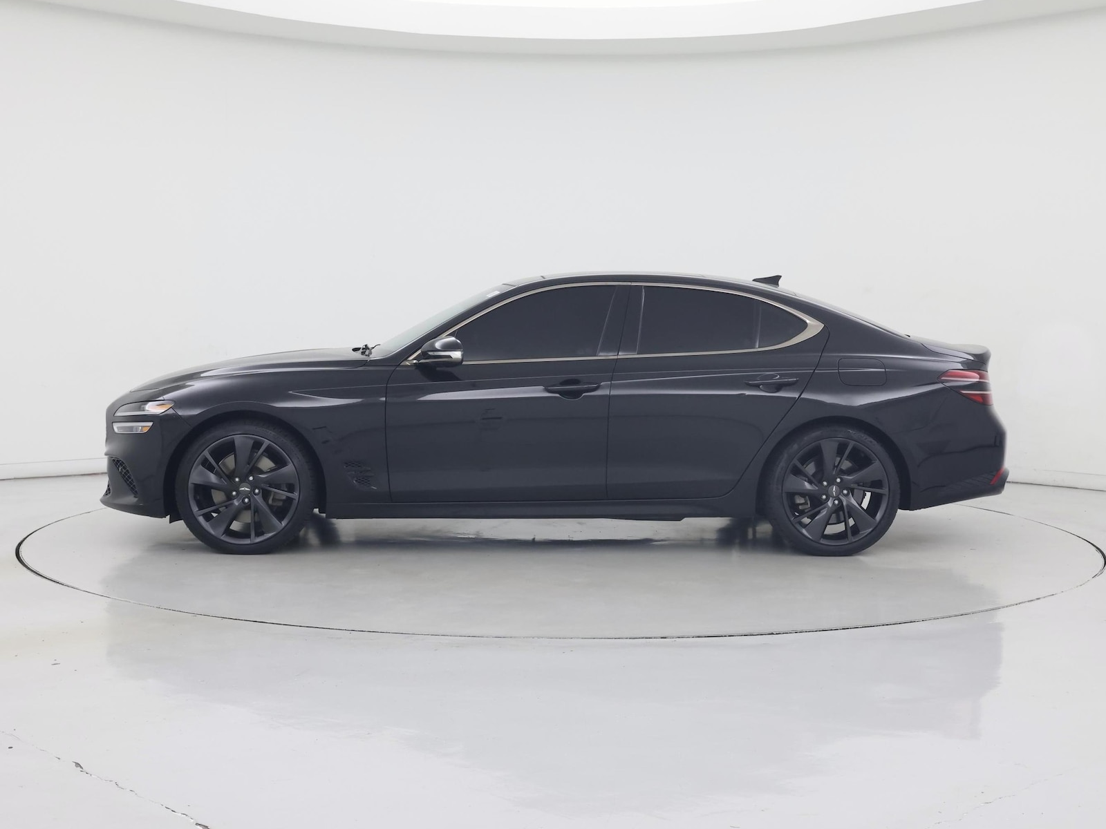 2023 GENESIS G70 Standard - Photo 4