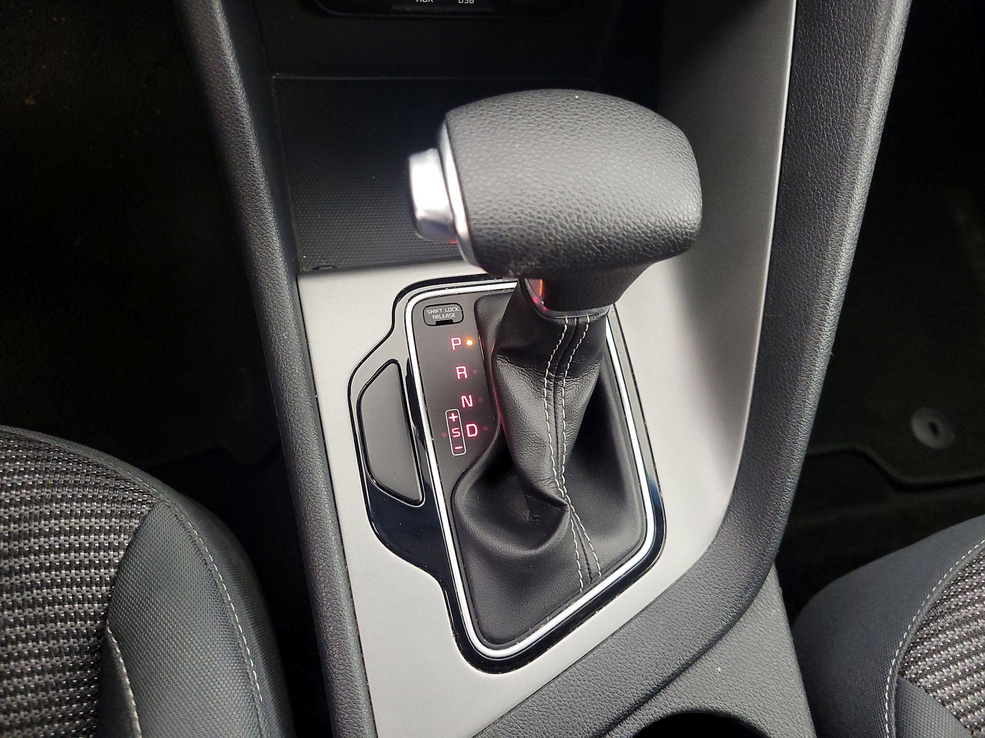 Thumbnail: 2019 Kia Niro - 17