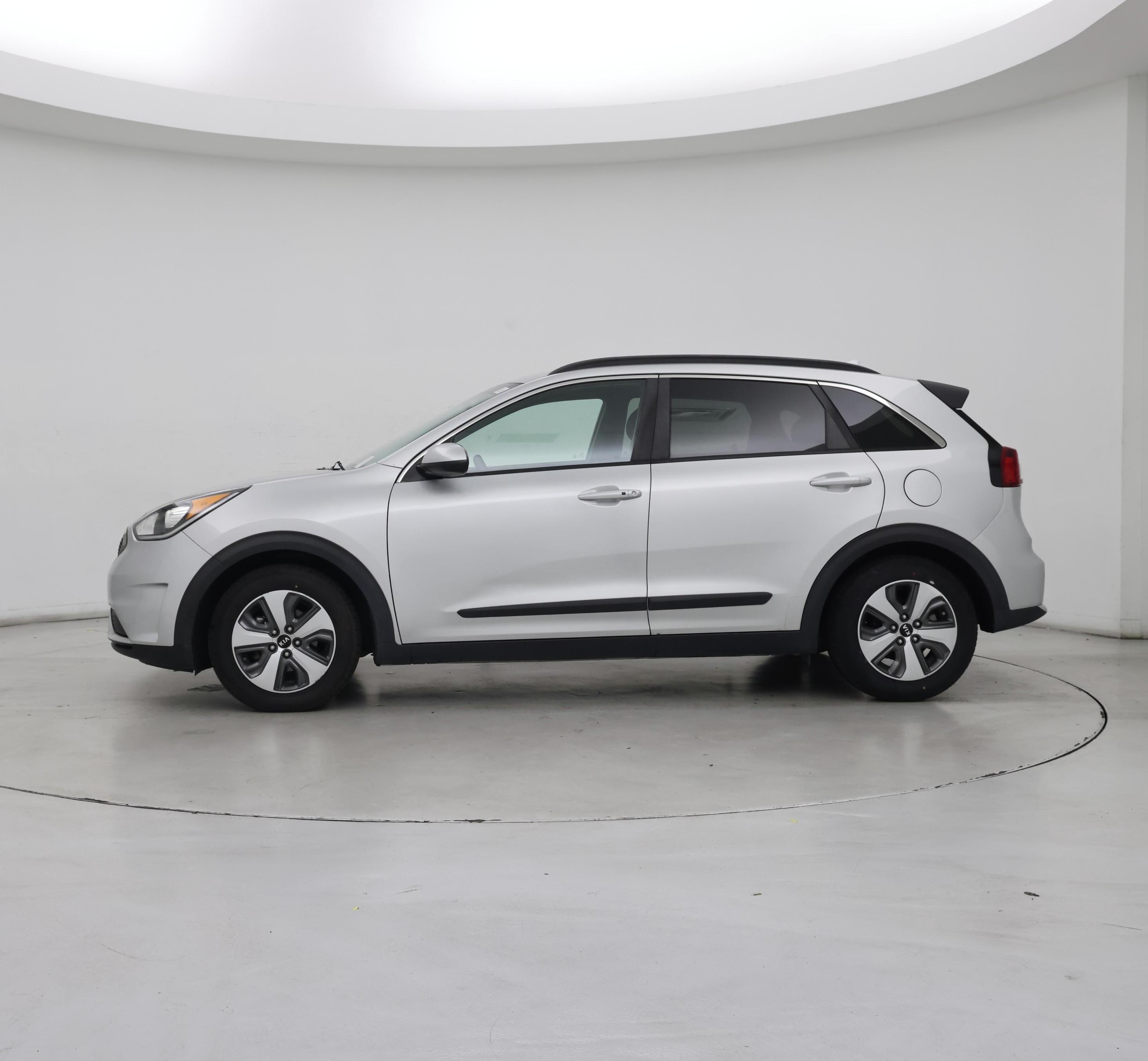 Thumbnail: 2019 Kia Niro - 3