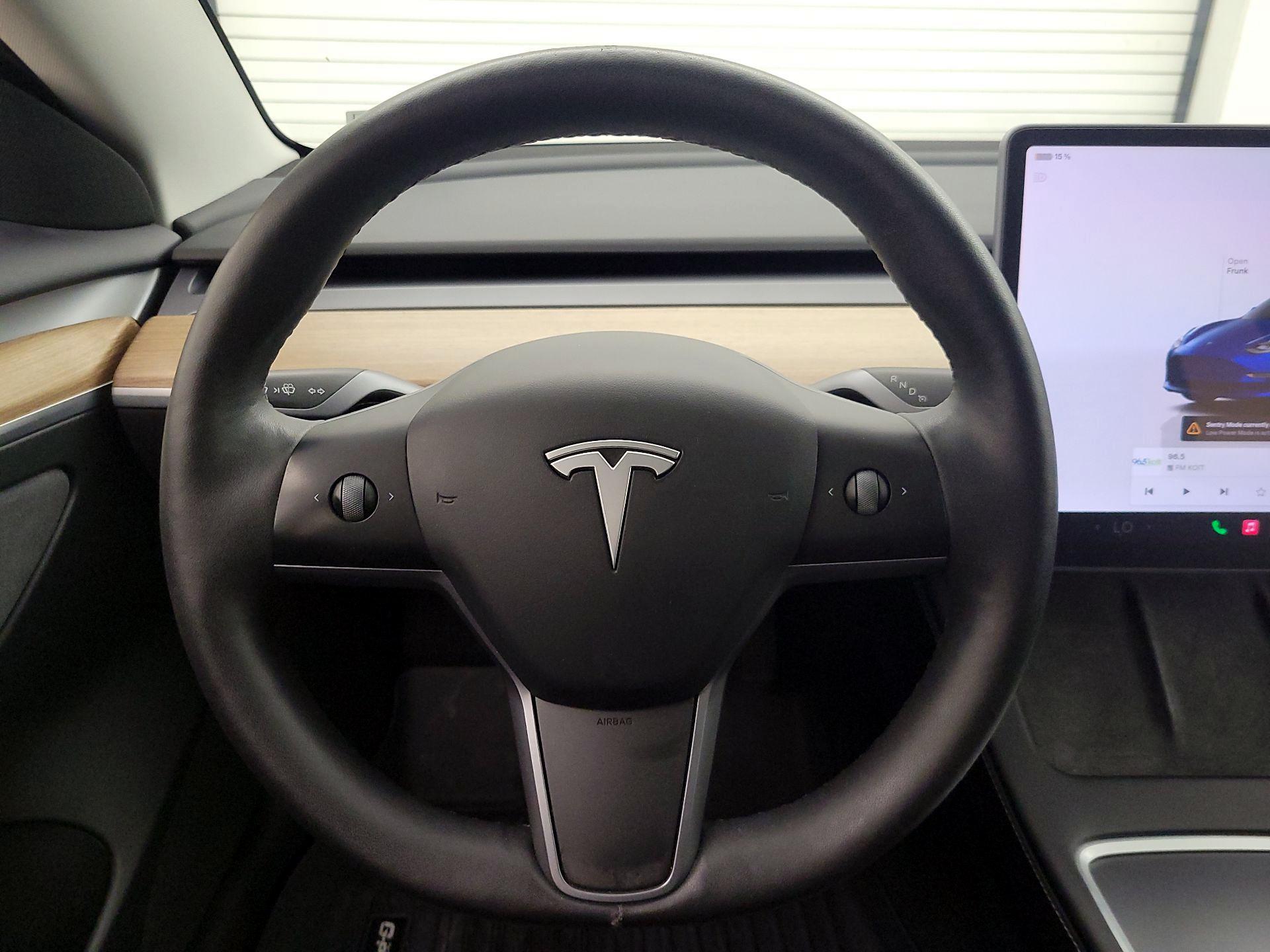 Thumbnail: 2023 Tesla Model 3 - 10