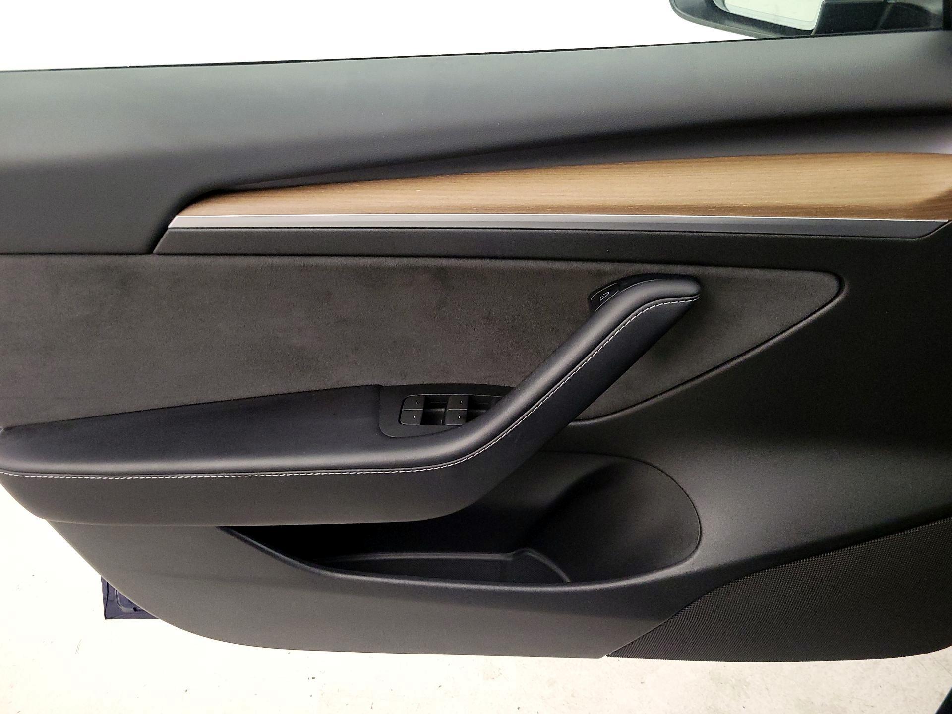 Thumbnail: 2023 Tesla Model 3 - 12