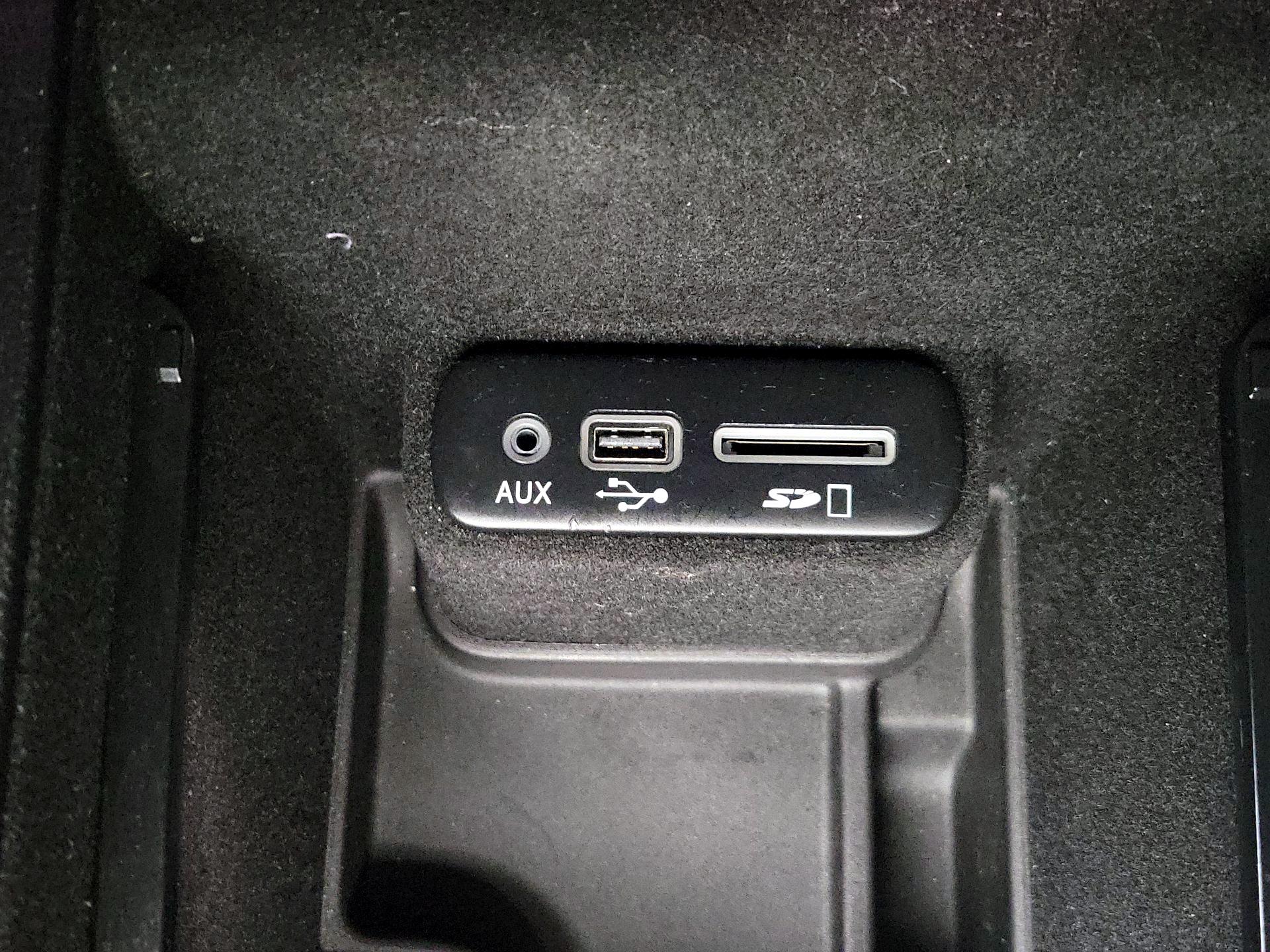 Thumbnail: 2016 Dodge Charger - 18