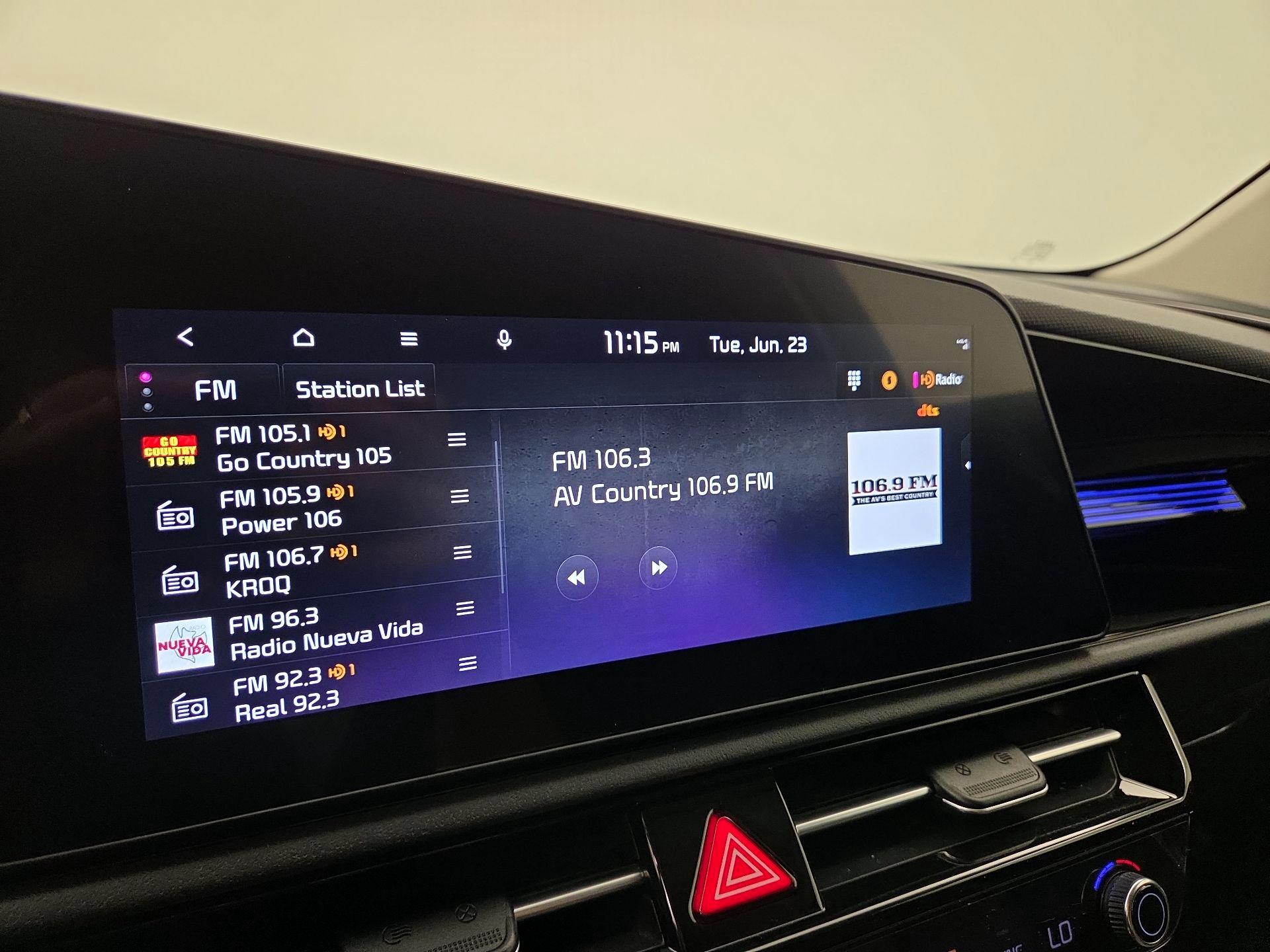 Thumbnail: 2023 Kia Niro - 16