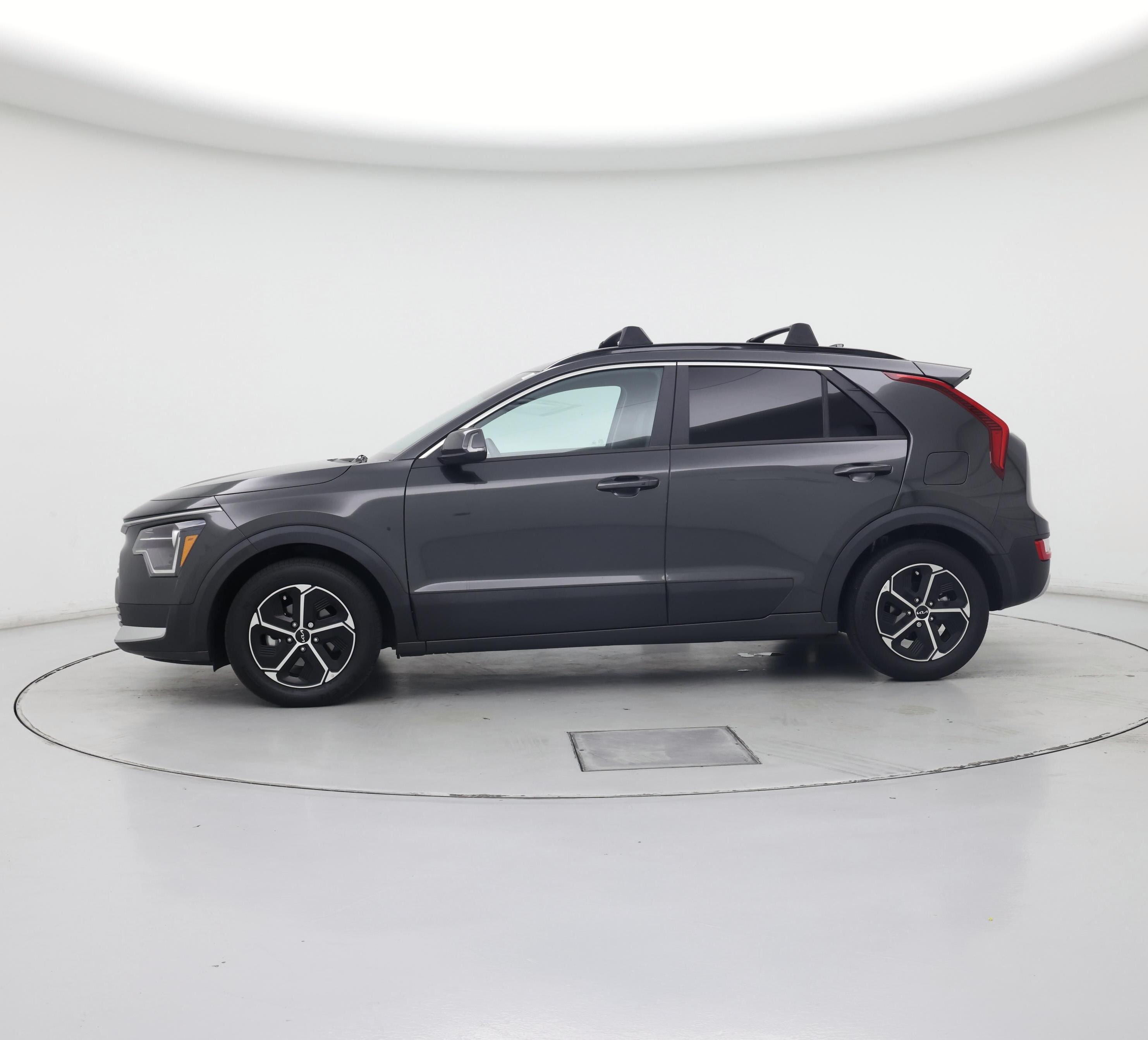 Thumbnail: 2023 Kia Niro - 3