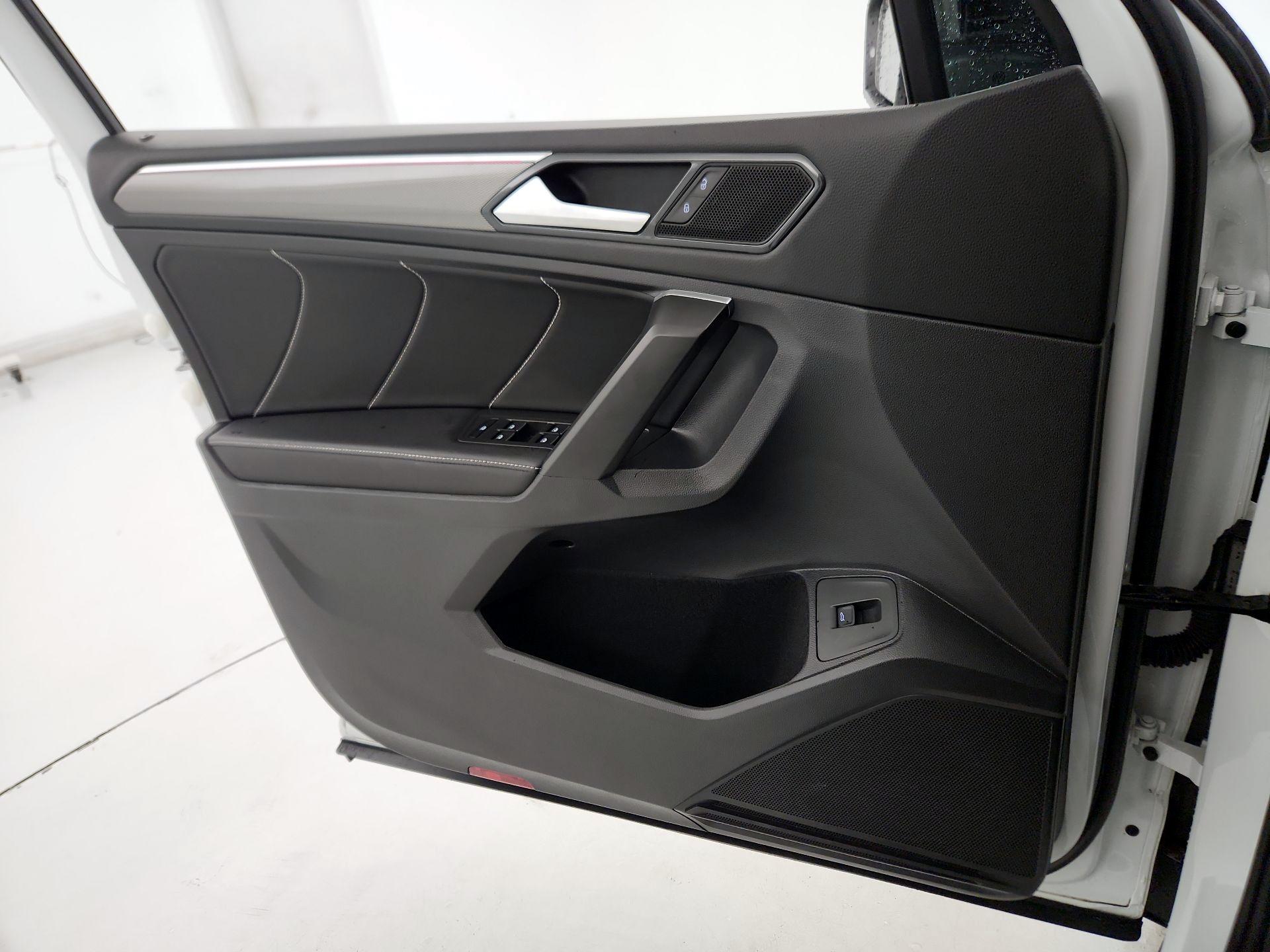 Thumbnail: 2024 Volkswagen Tiguan - 12