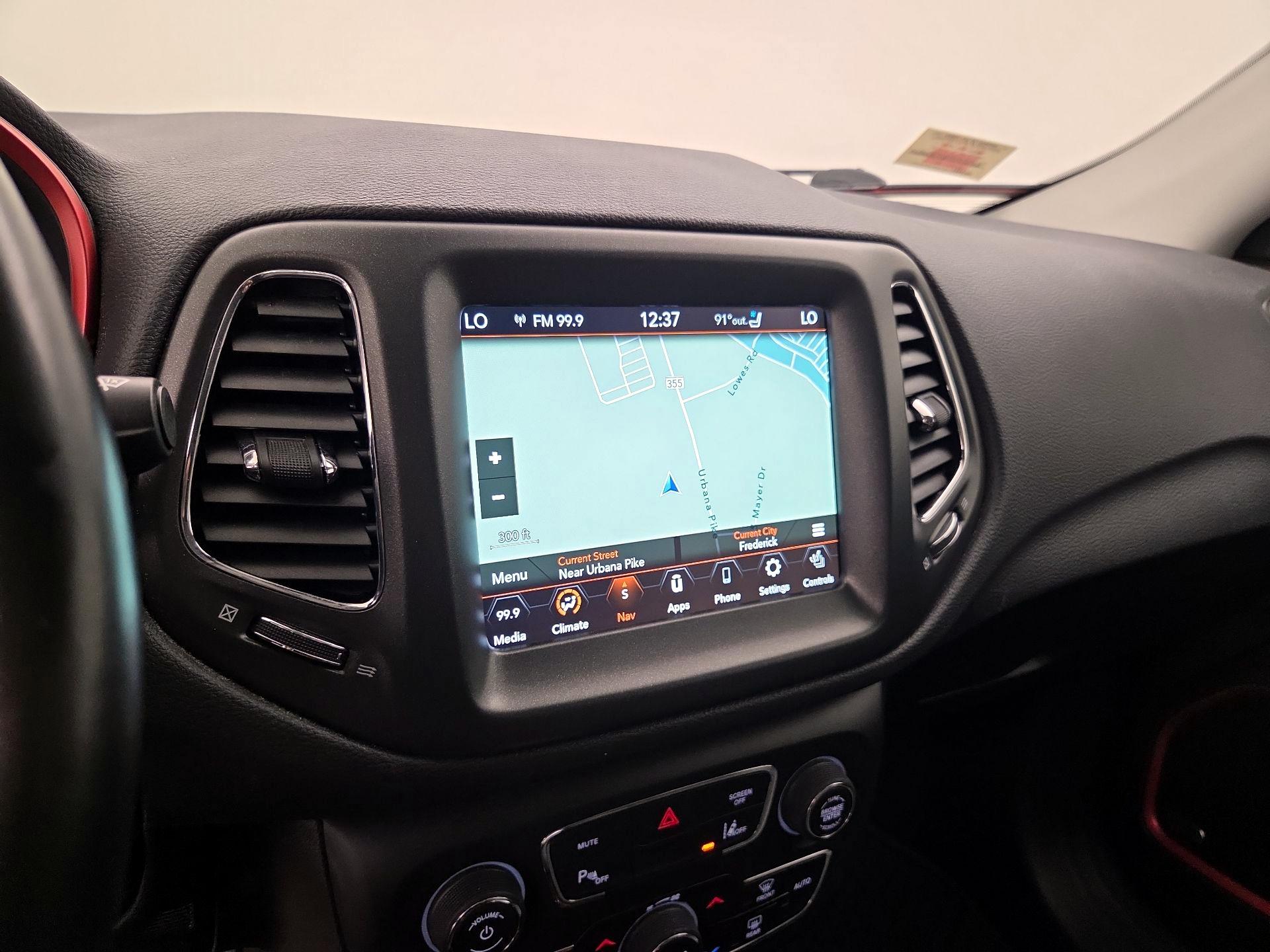 Thumbnail: 2021 Jeep Compass - 14