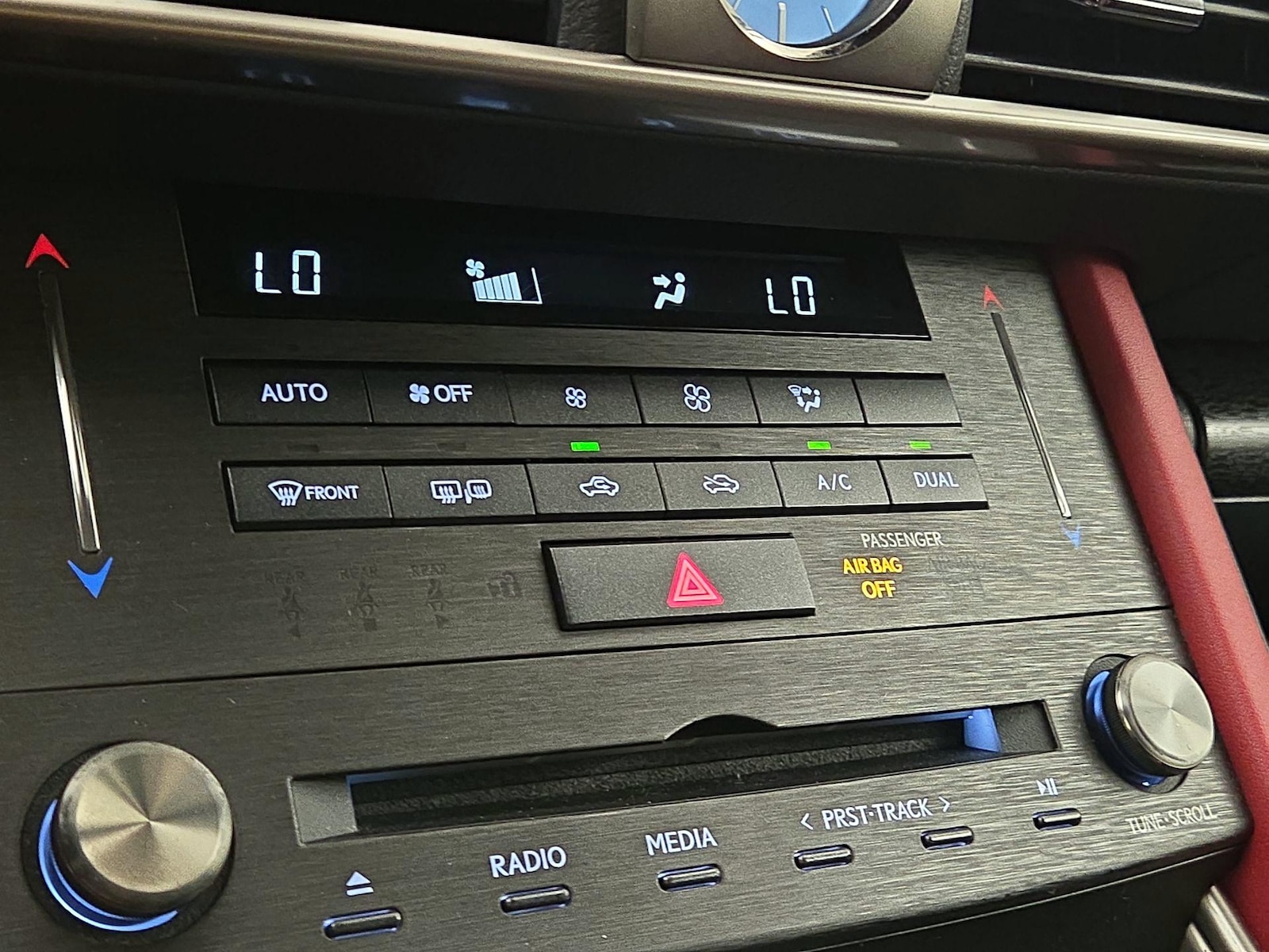 2019 Lexus IS 300 F SPORT - Photo 16