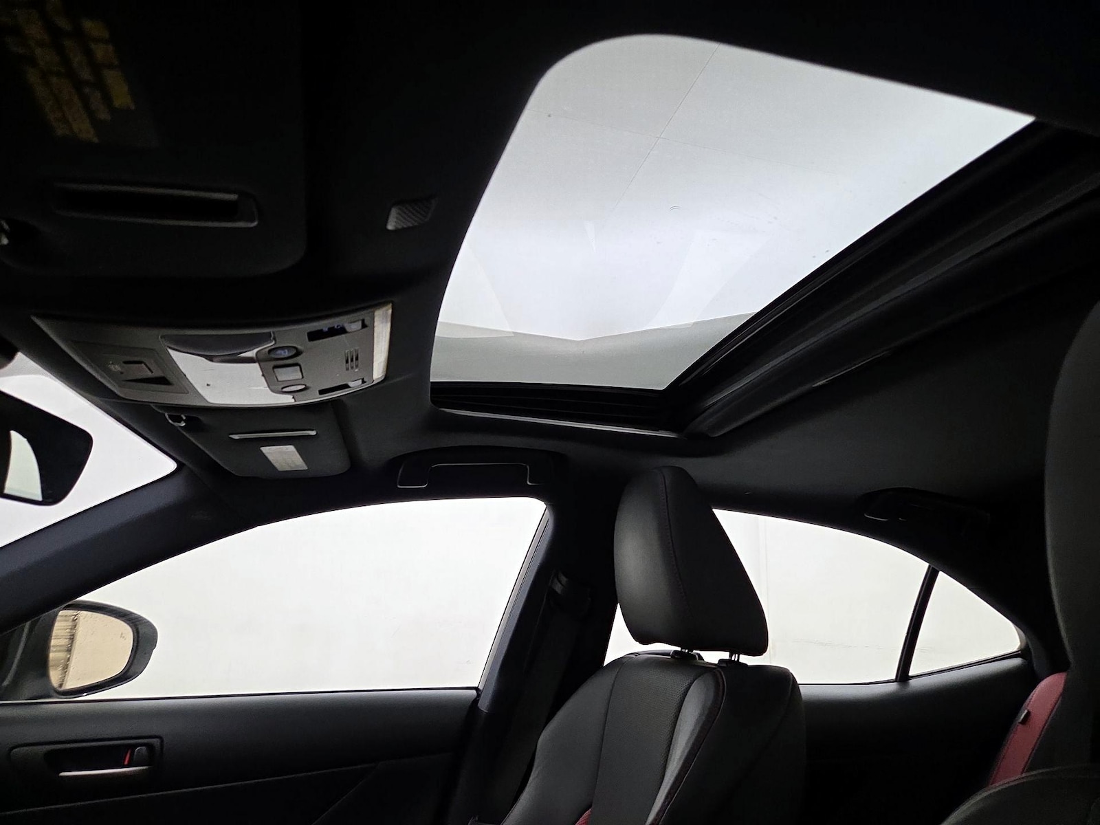 2019 Lexus IS 300 F SPORT - Photo 18
