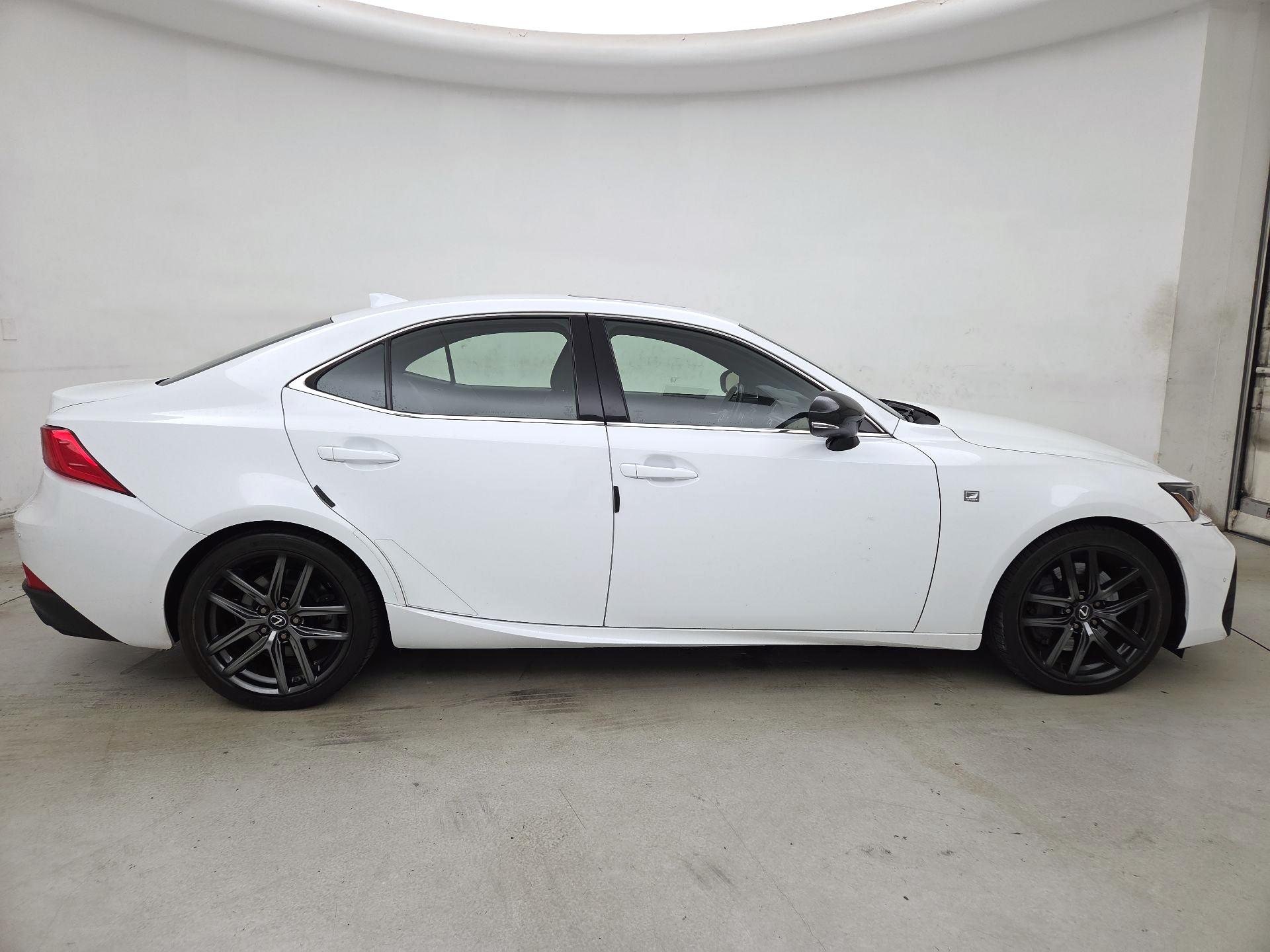 Thumbnail: 2019 Lexus IS - 4