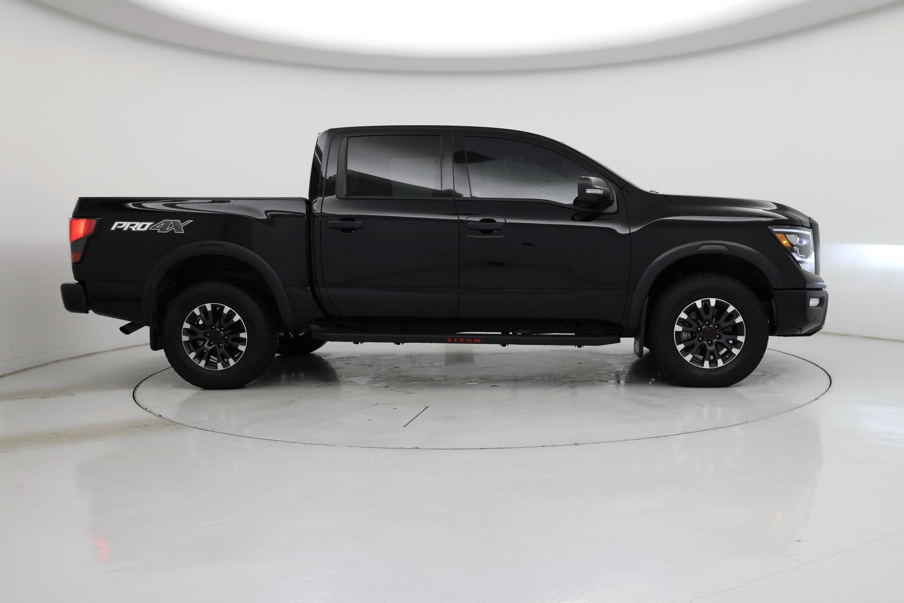 Thumbnail: 2023 Nissan Titan - 7