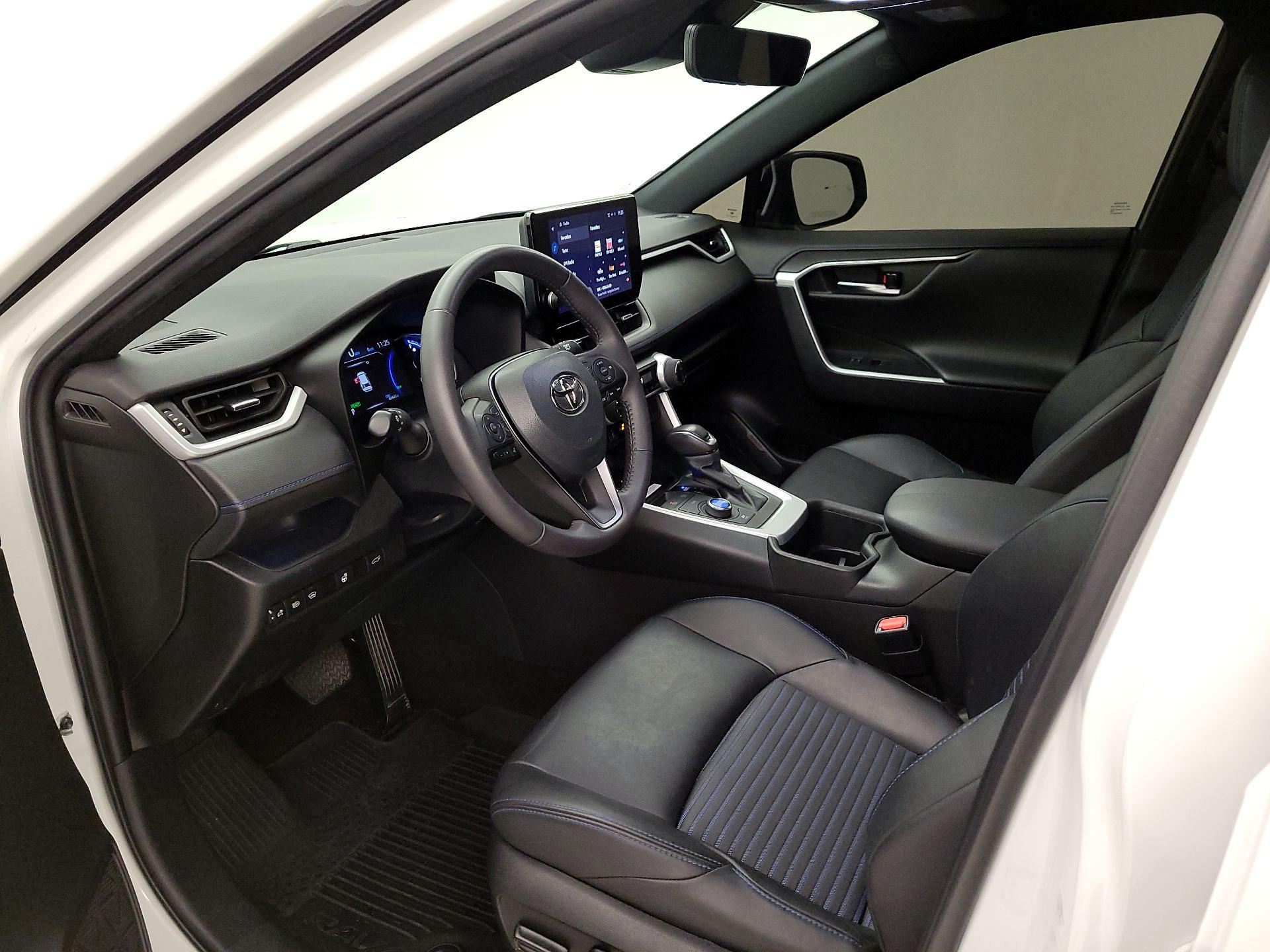 Thumbnail: 2023 Toyota RAV4 - 11