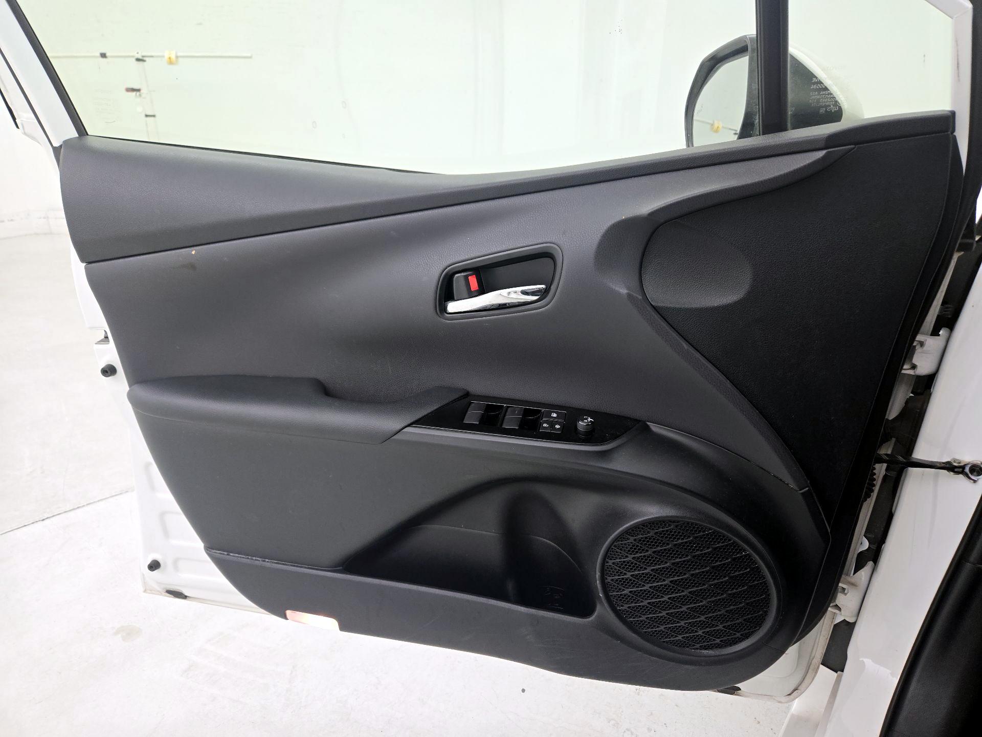 Thumbnail: 2021 Toyota Prius - 12