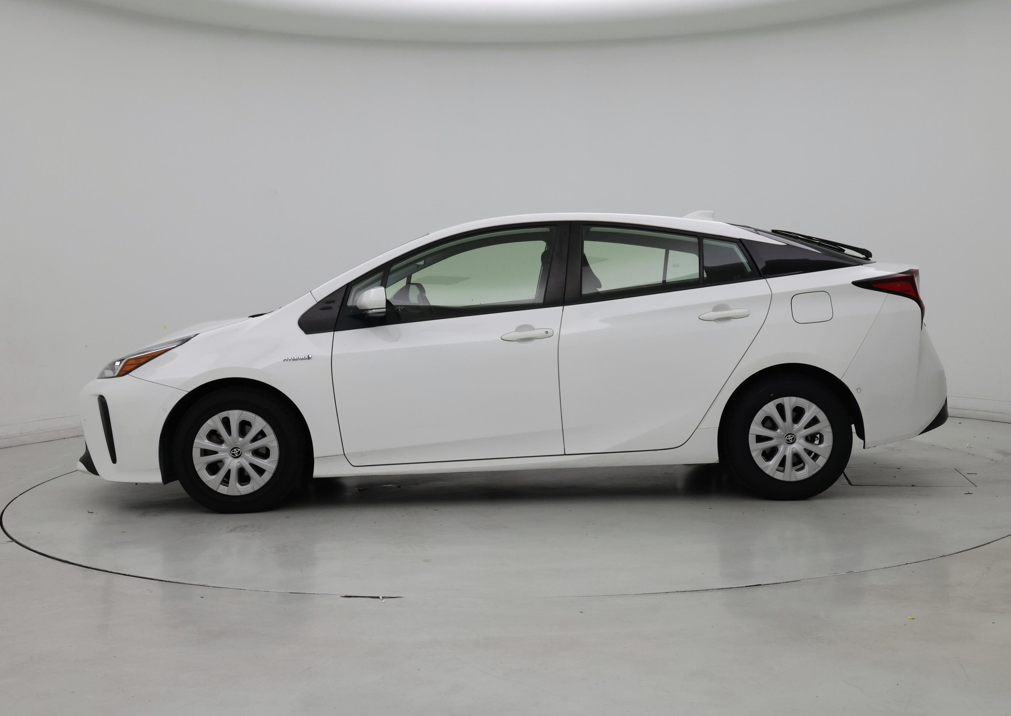 Thumbnail: 2021 Toyota Prius - 3