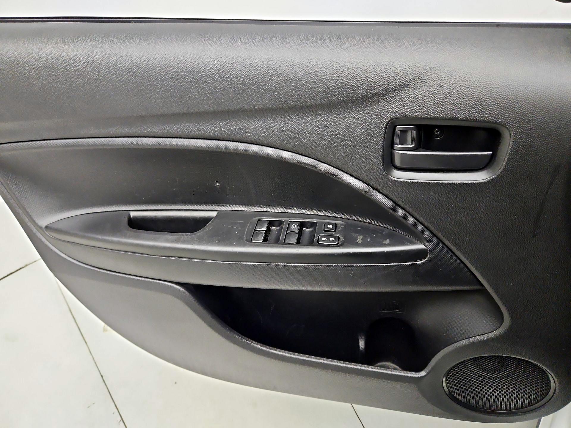 Thumbnail: 2020 Mitsubishi Mirage G4 - 12