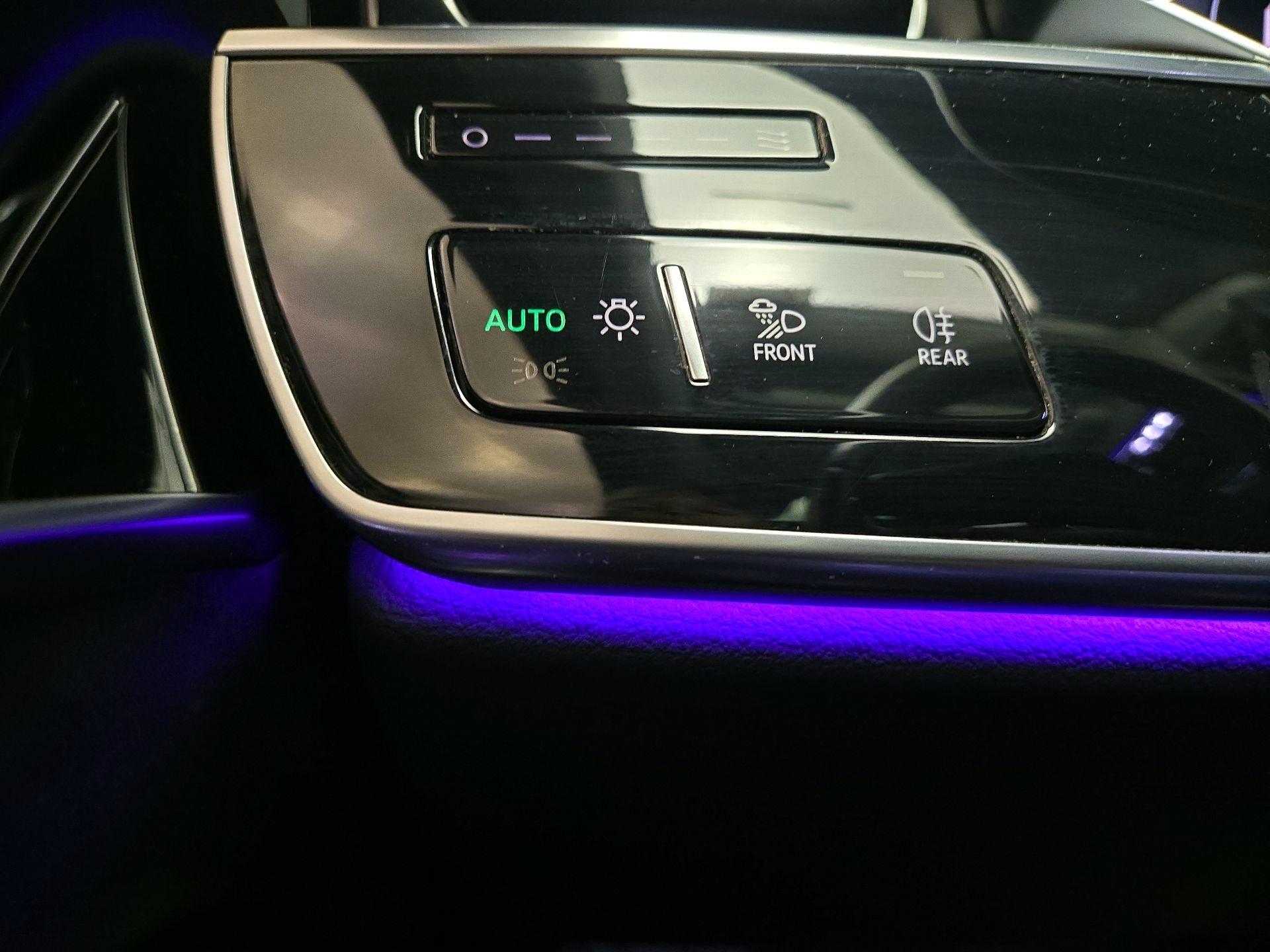 Thumbnail: 2019 Audi A8 - 13