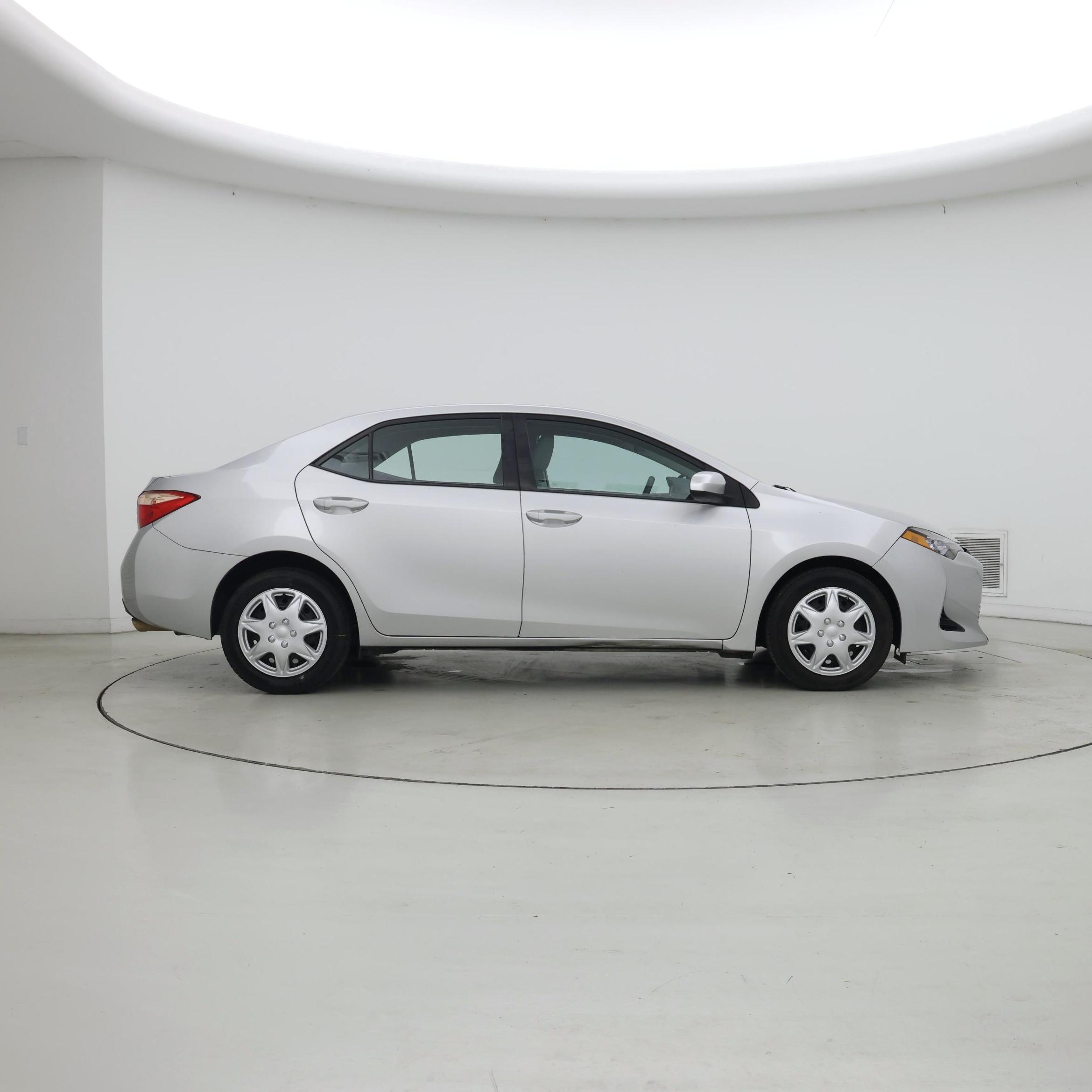 Thumbnail: 2018 Toyota Corolla - 7