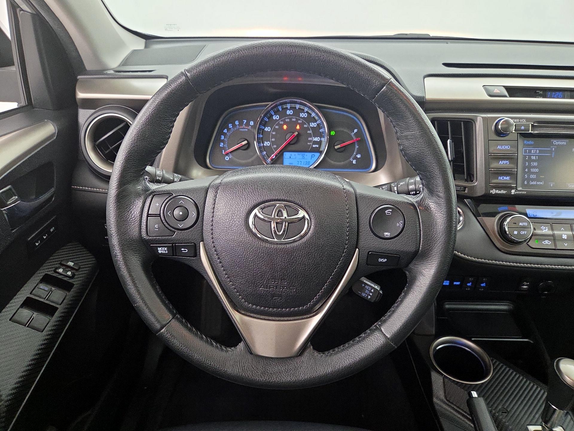 Thumbnail: 2015 Toyota RAV4 - 10