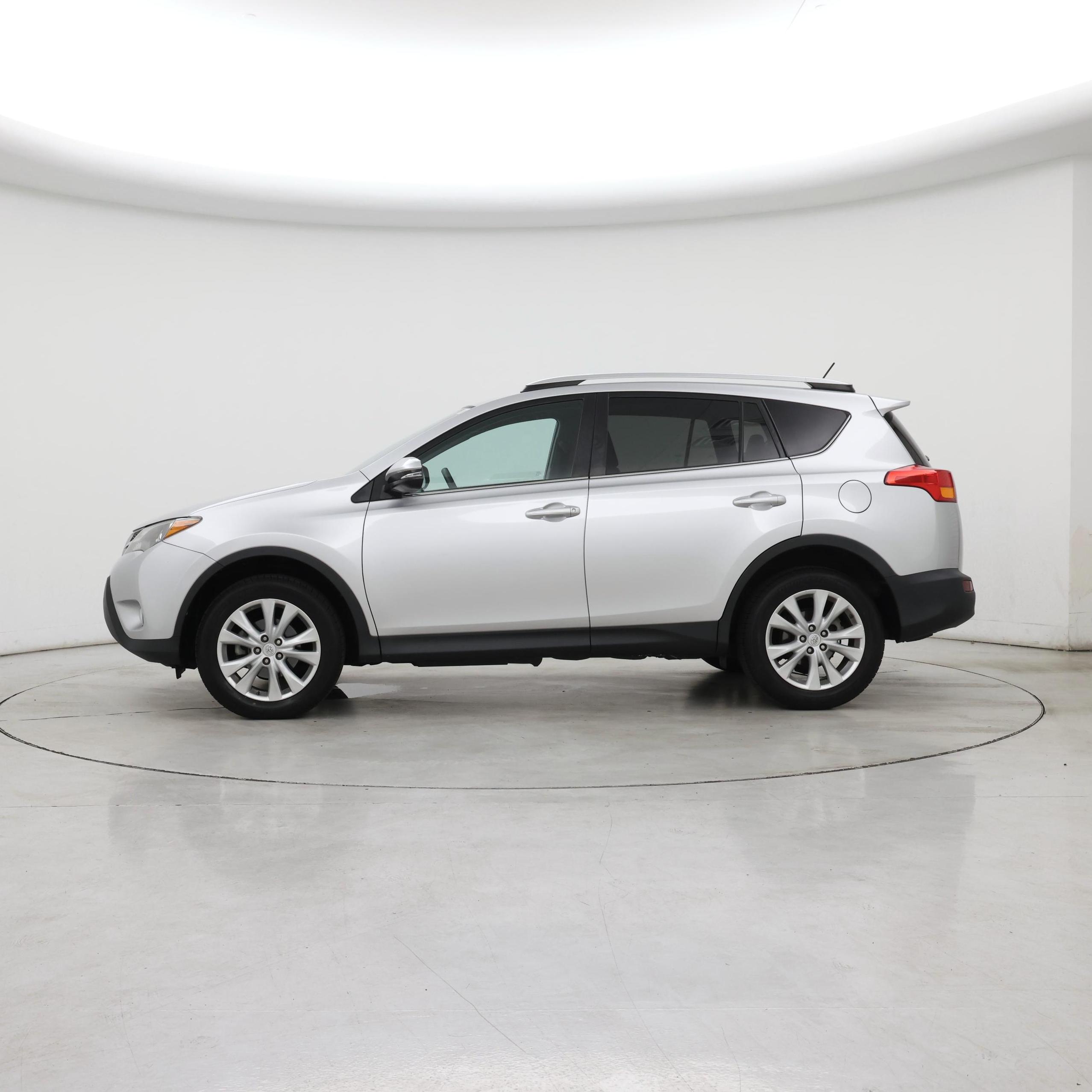 Thumbnail: 2015 Toyota RAV4 - 3