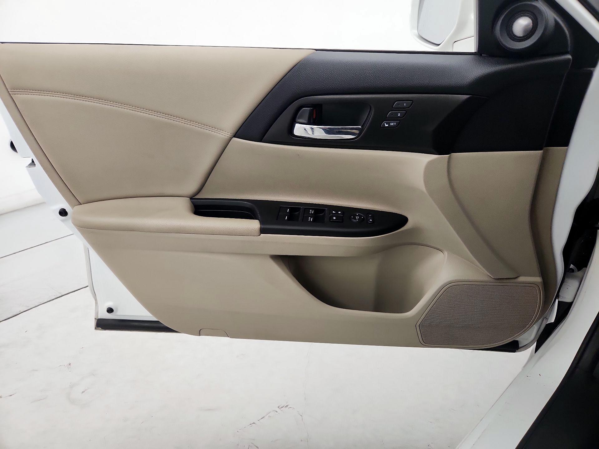 Thumbnail: 2015 Honda Accord - 12