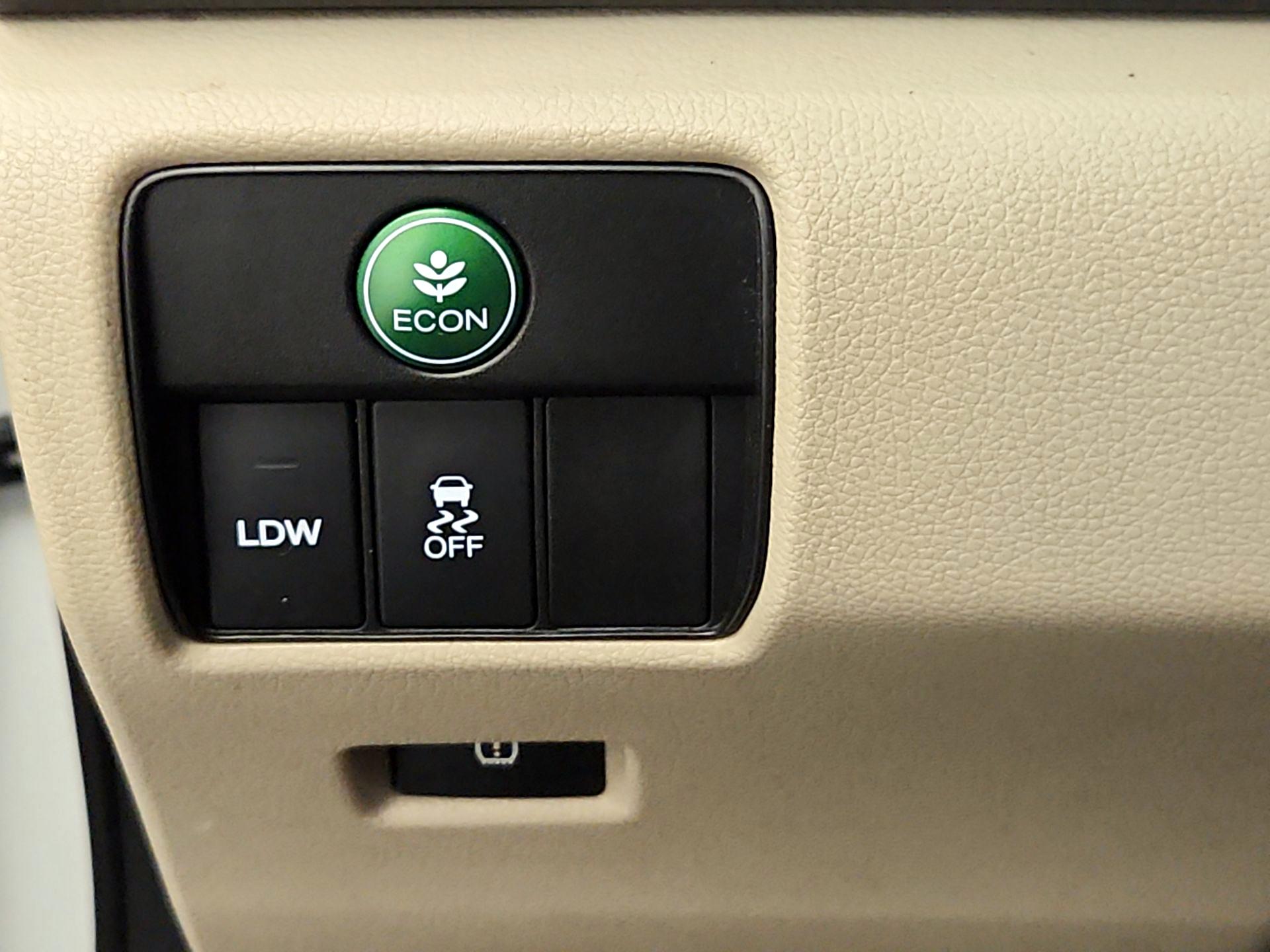 Thumbnail: 2015 Honda Accord - 13